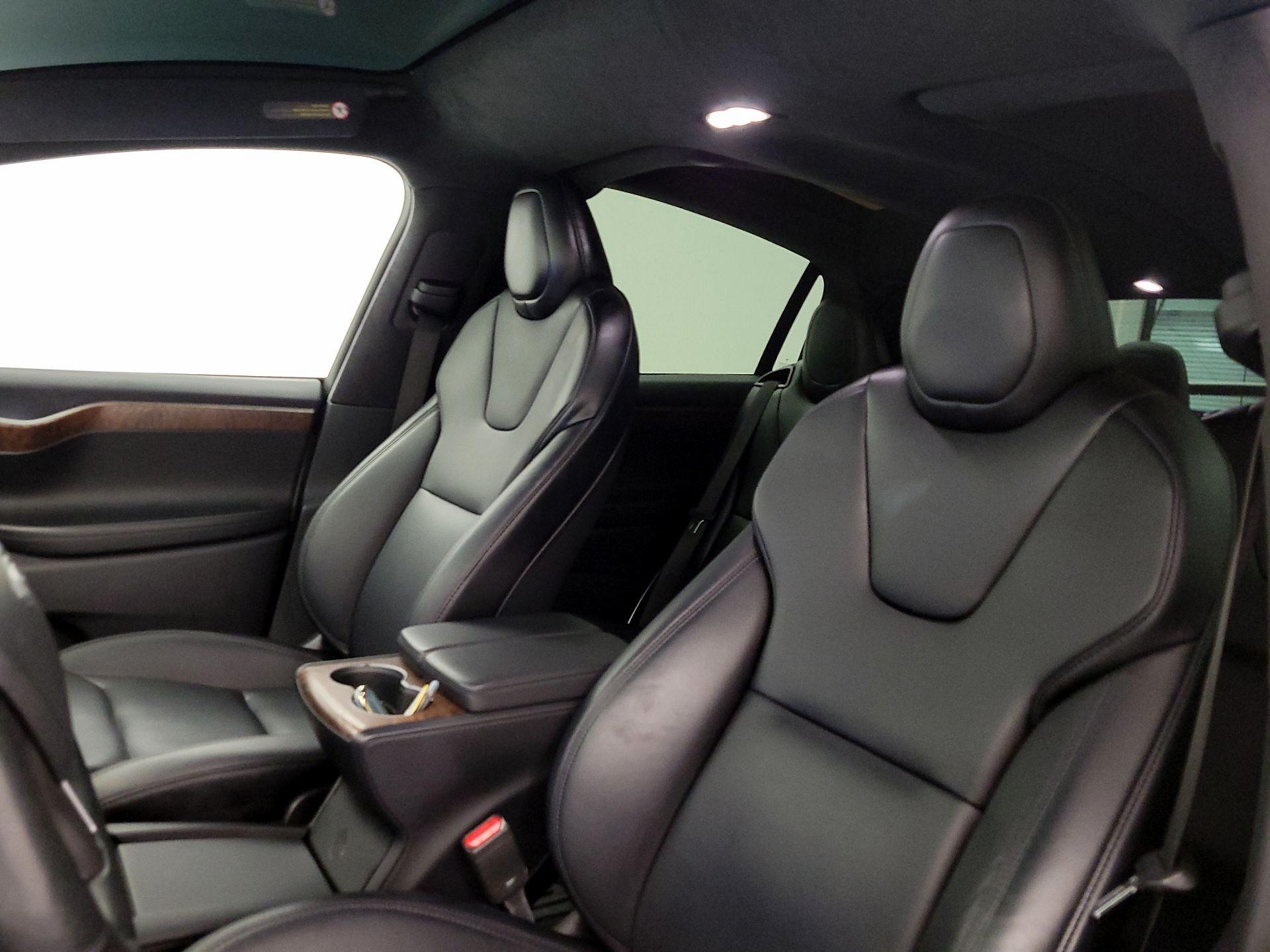 Thumbnail: 2020 Tesla Model X - 17