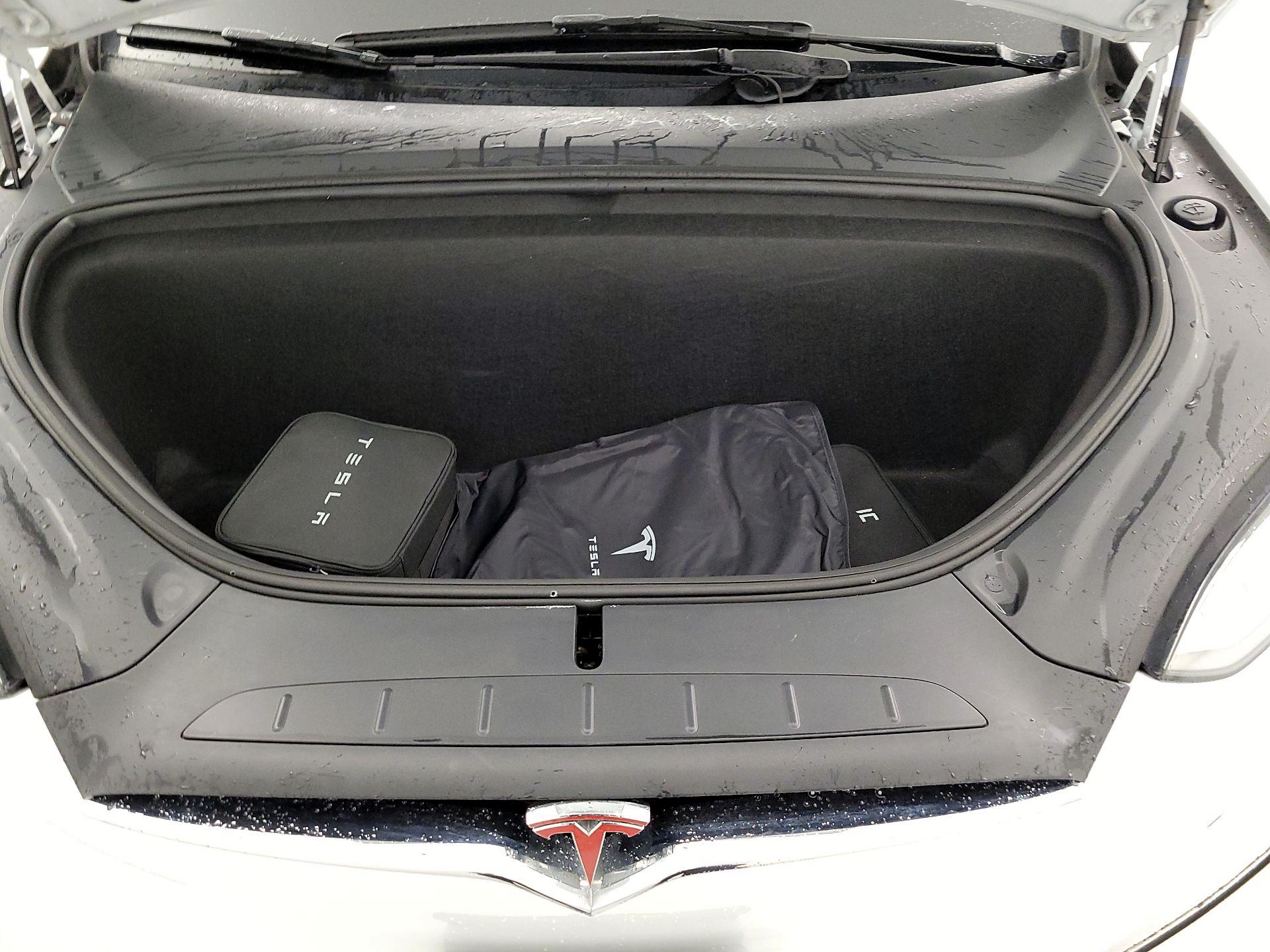 Thumbnail: 2020 Tesla Model X - 20