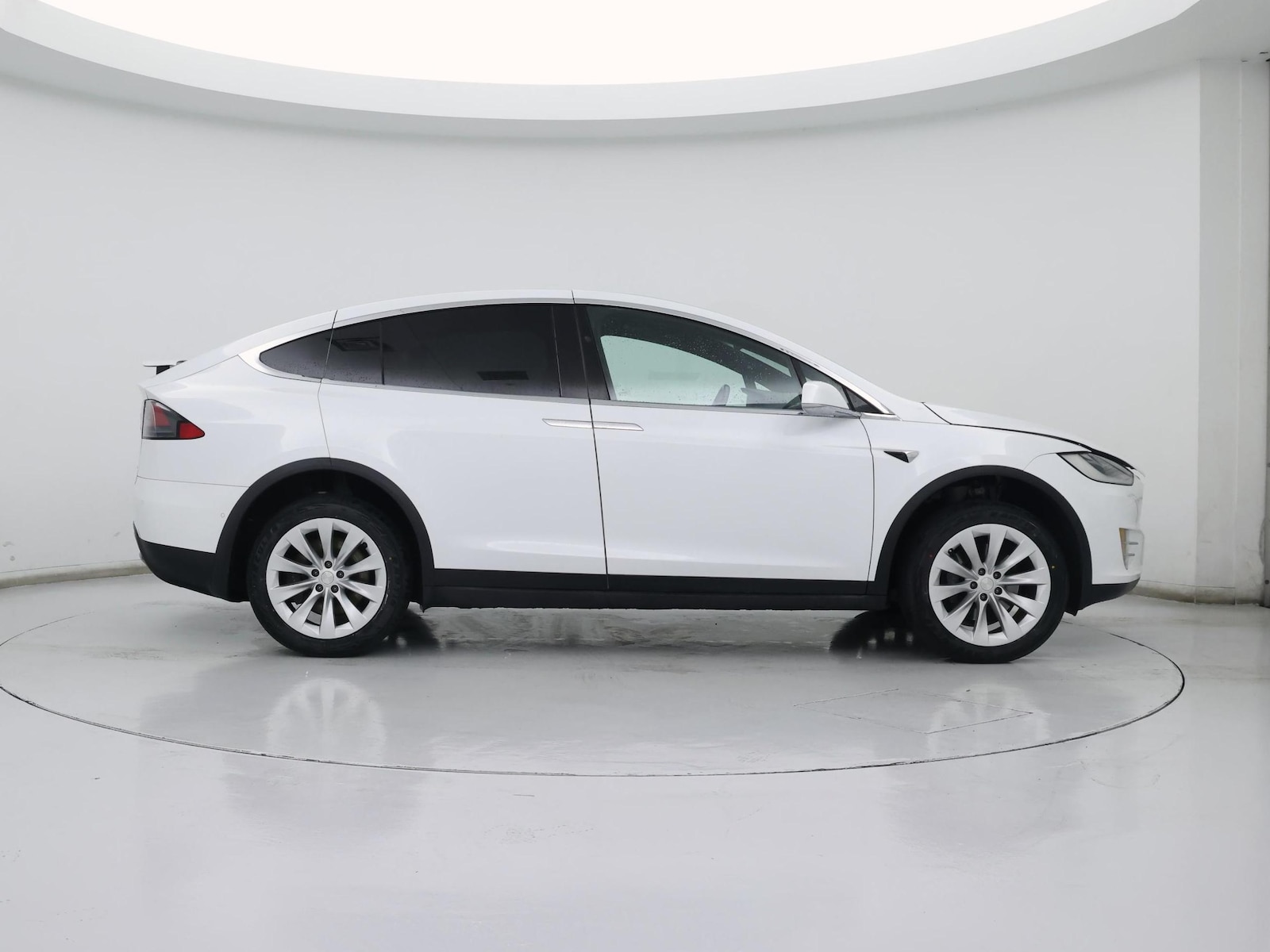2020 Tesla Model X Long Range Plus - Photo 8