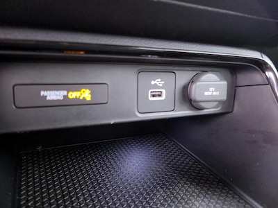 USB/AUX Ports