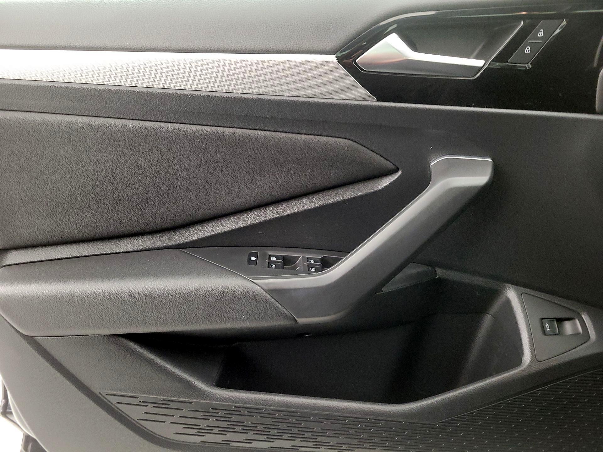 Thumbnail: 2019 Volkswagen Jetta - 12