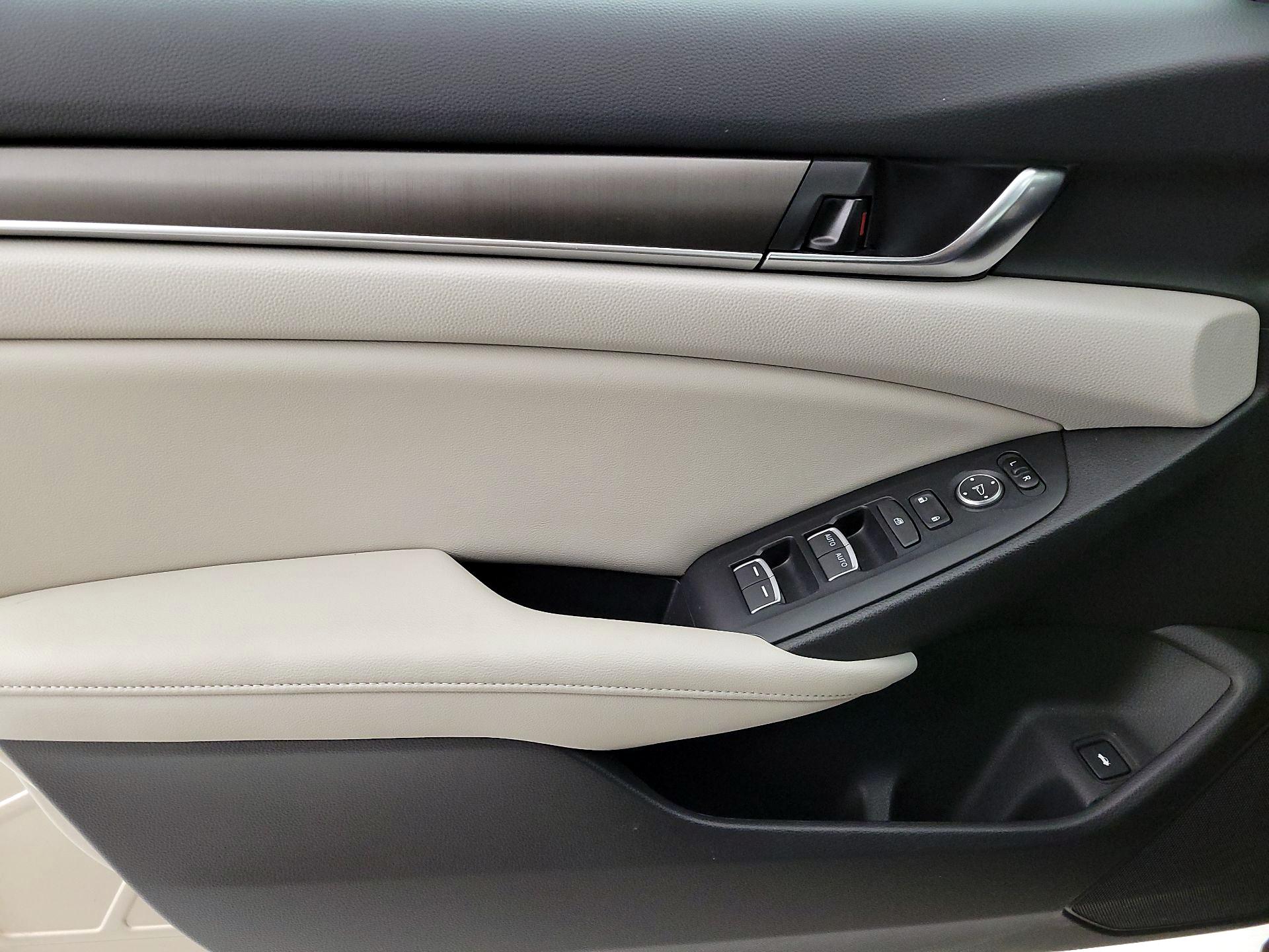 Thumbnail: 2019 Honda Accord - 12