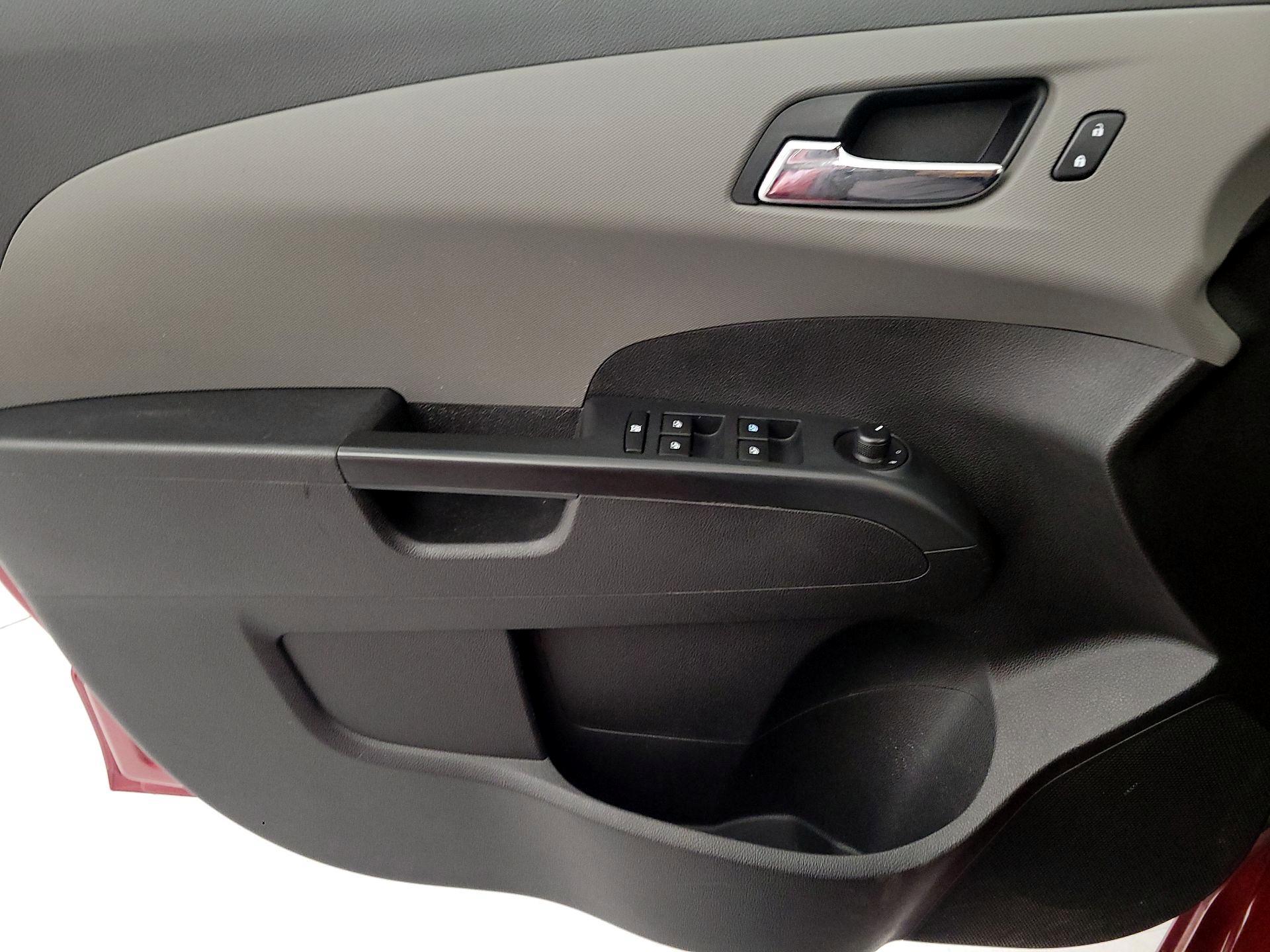 Thumbnail: 2015 Chevrolet Sonic - 12