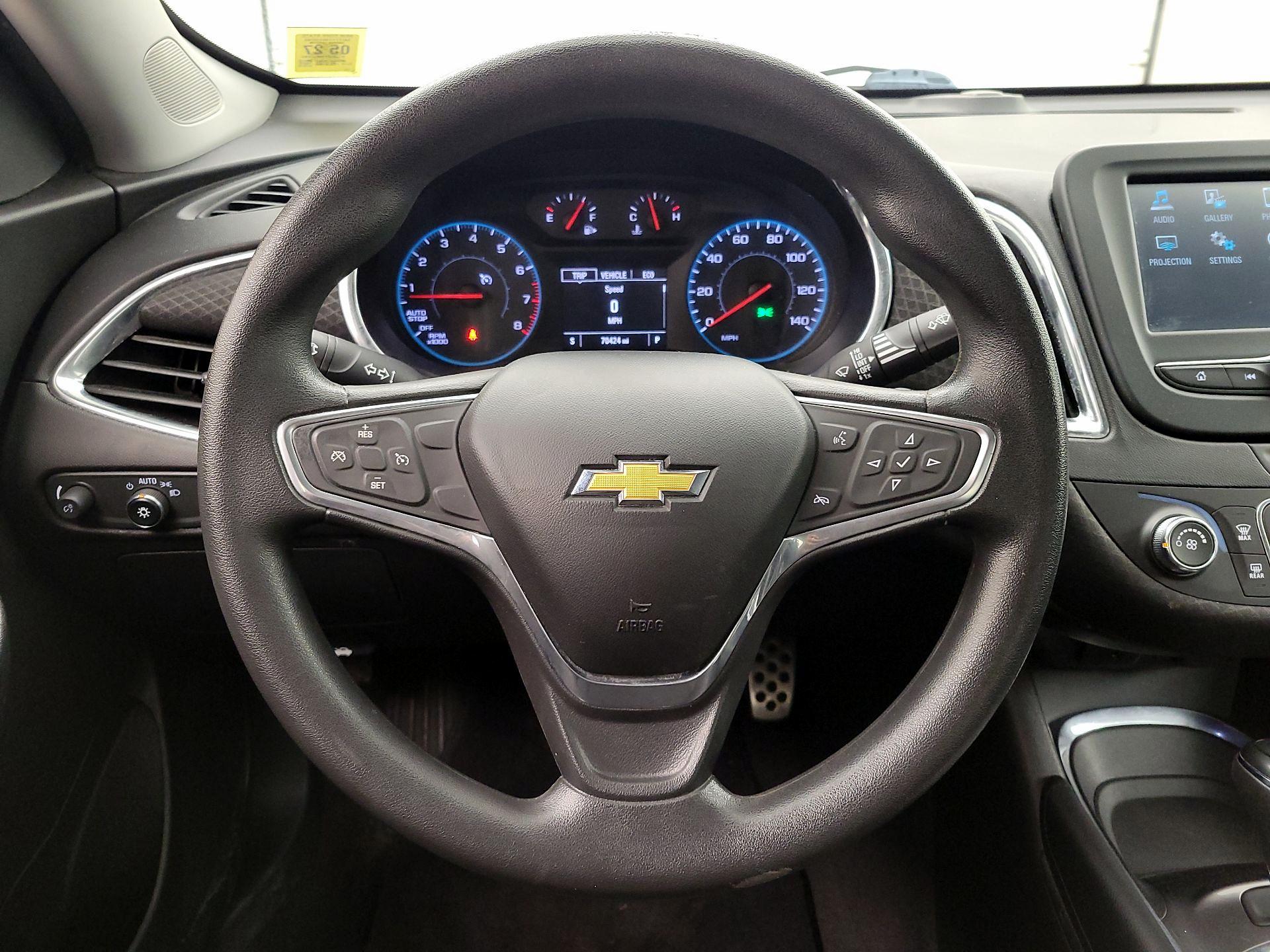 Thumbnail: 2016 Chevrolet Malibu - 10