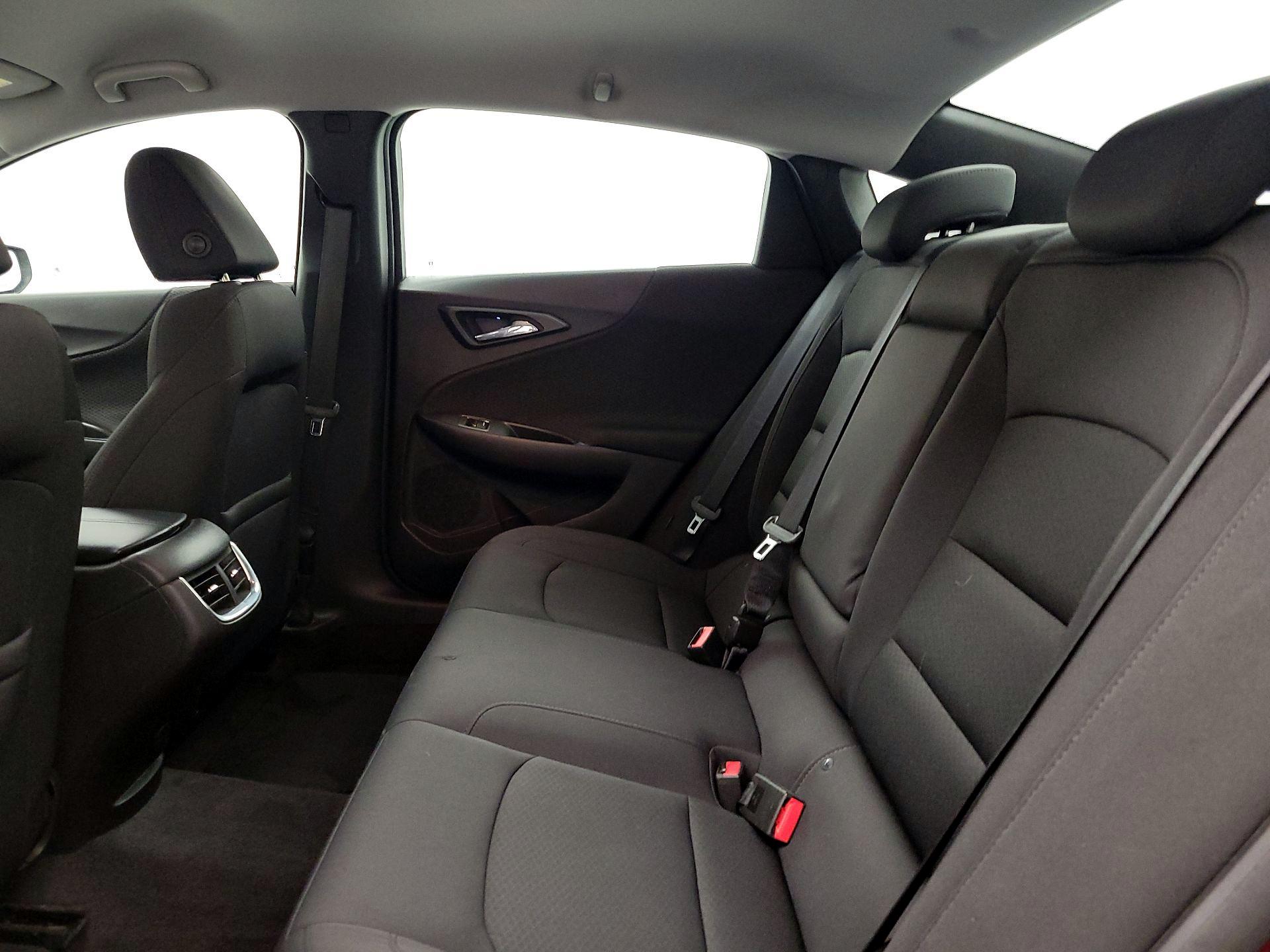 Thumbnail: 2016 Chevrolet Malibu - 19