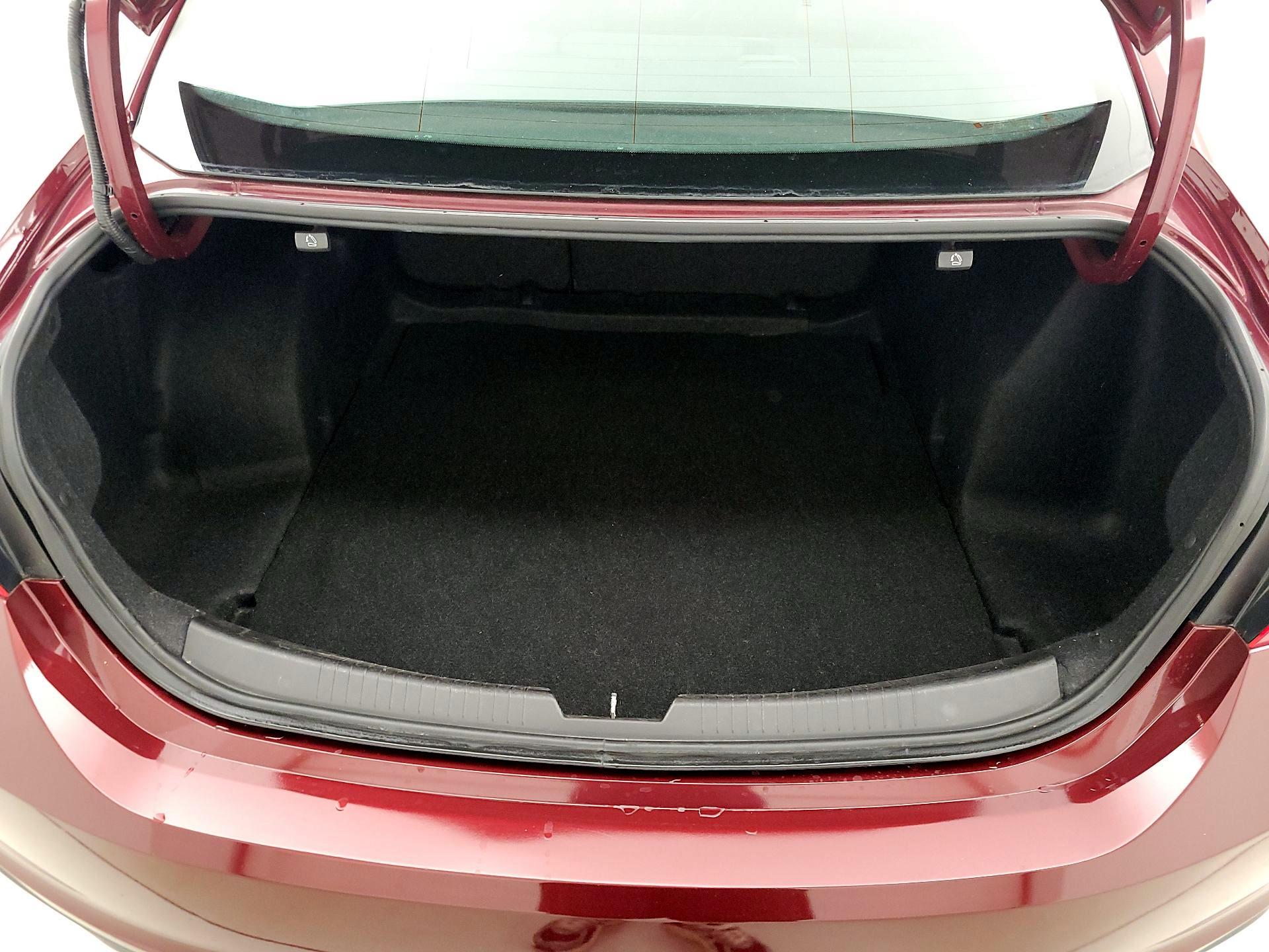 Thumbnail: 2016 Chevrolet Malibu - 20