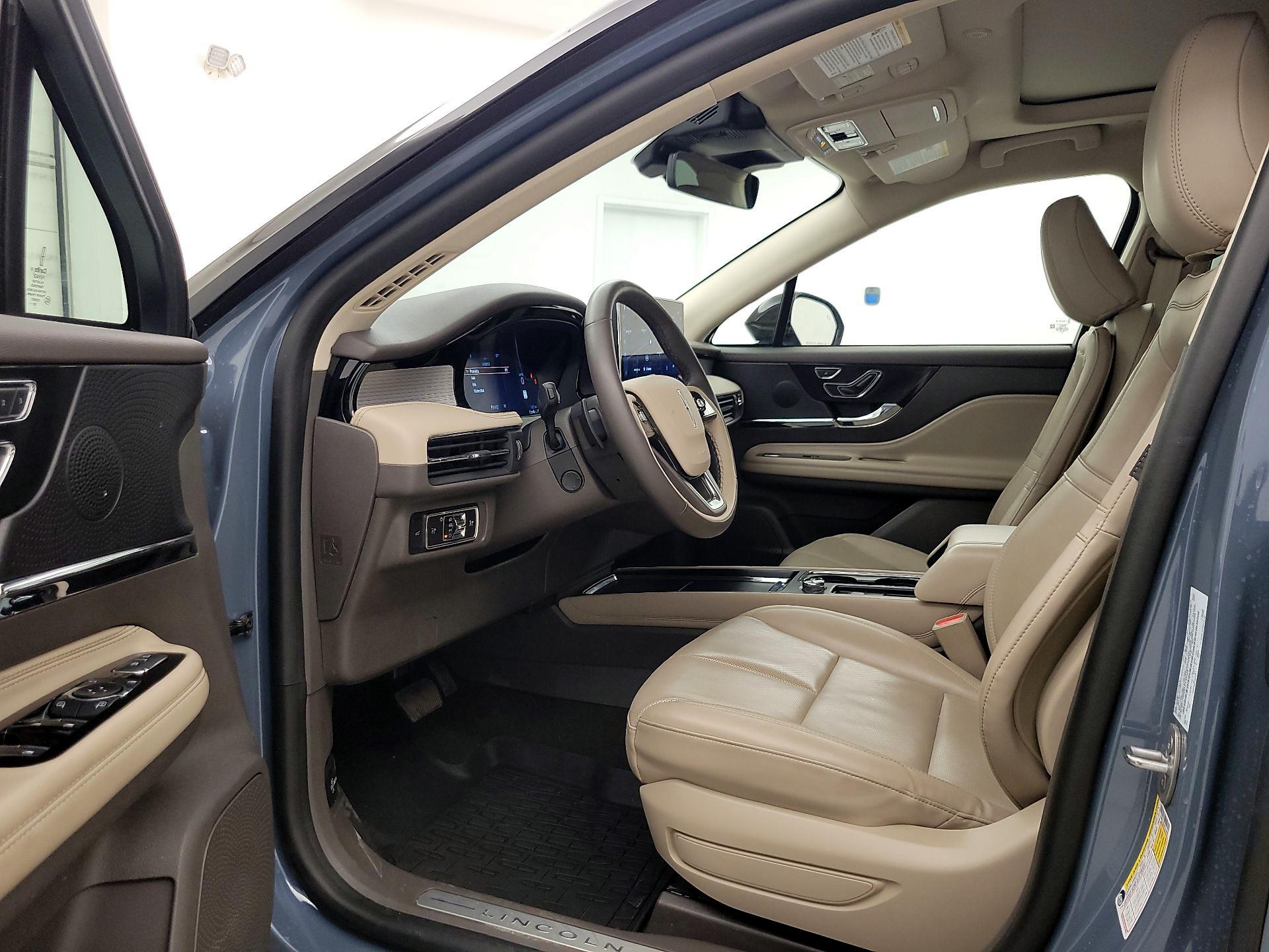 Thumbnail: 2023 Lincoln Corsair - 11