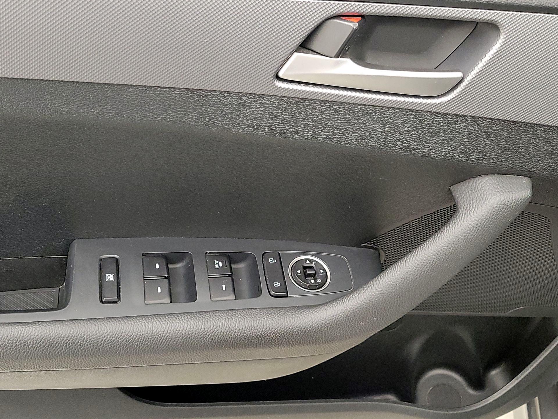 Thumbnail: 2019 Hyundai Sonata - 12