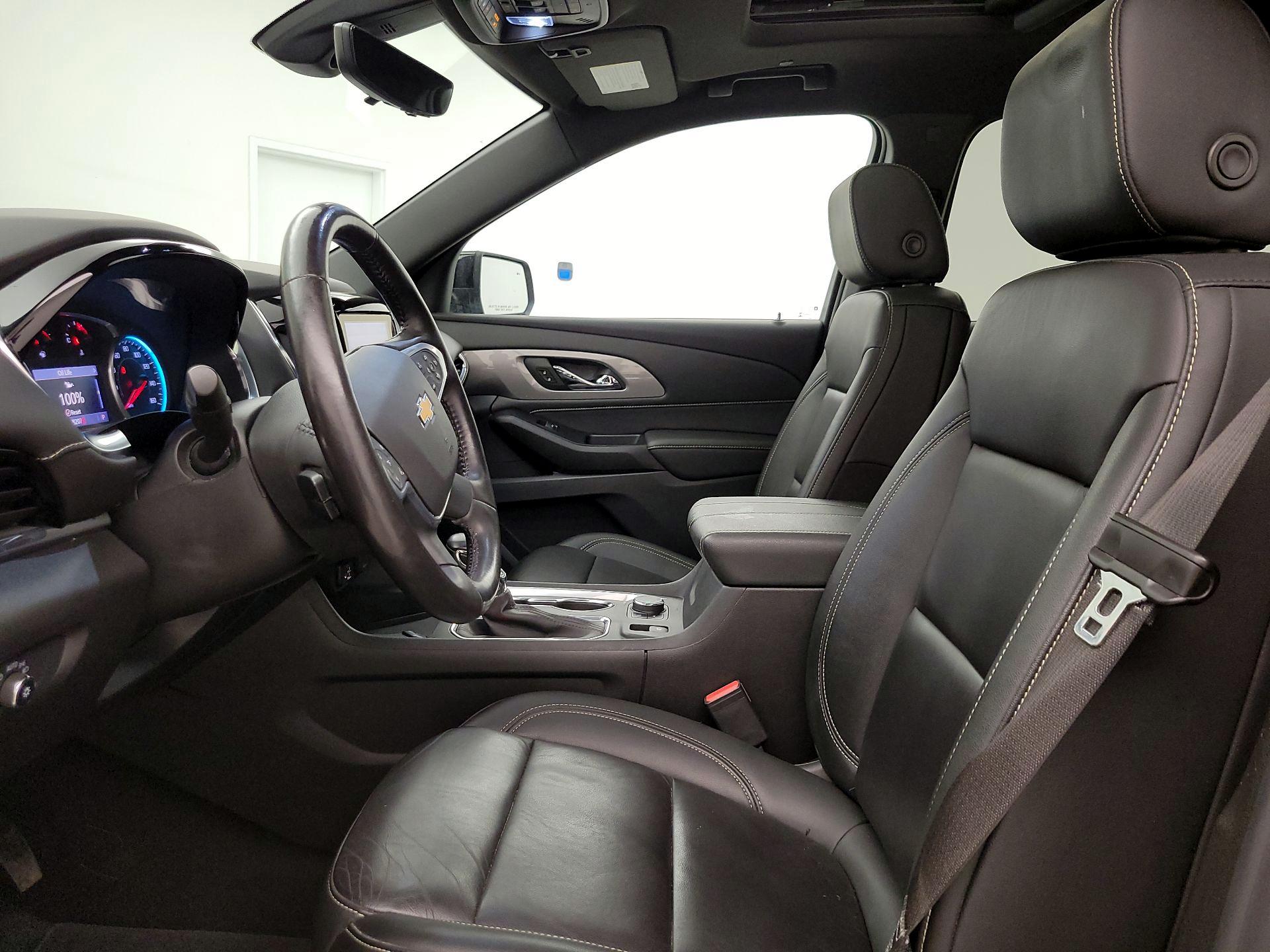 Thumbnail: 2022 Chevrolet Traverse - 11