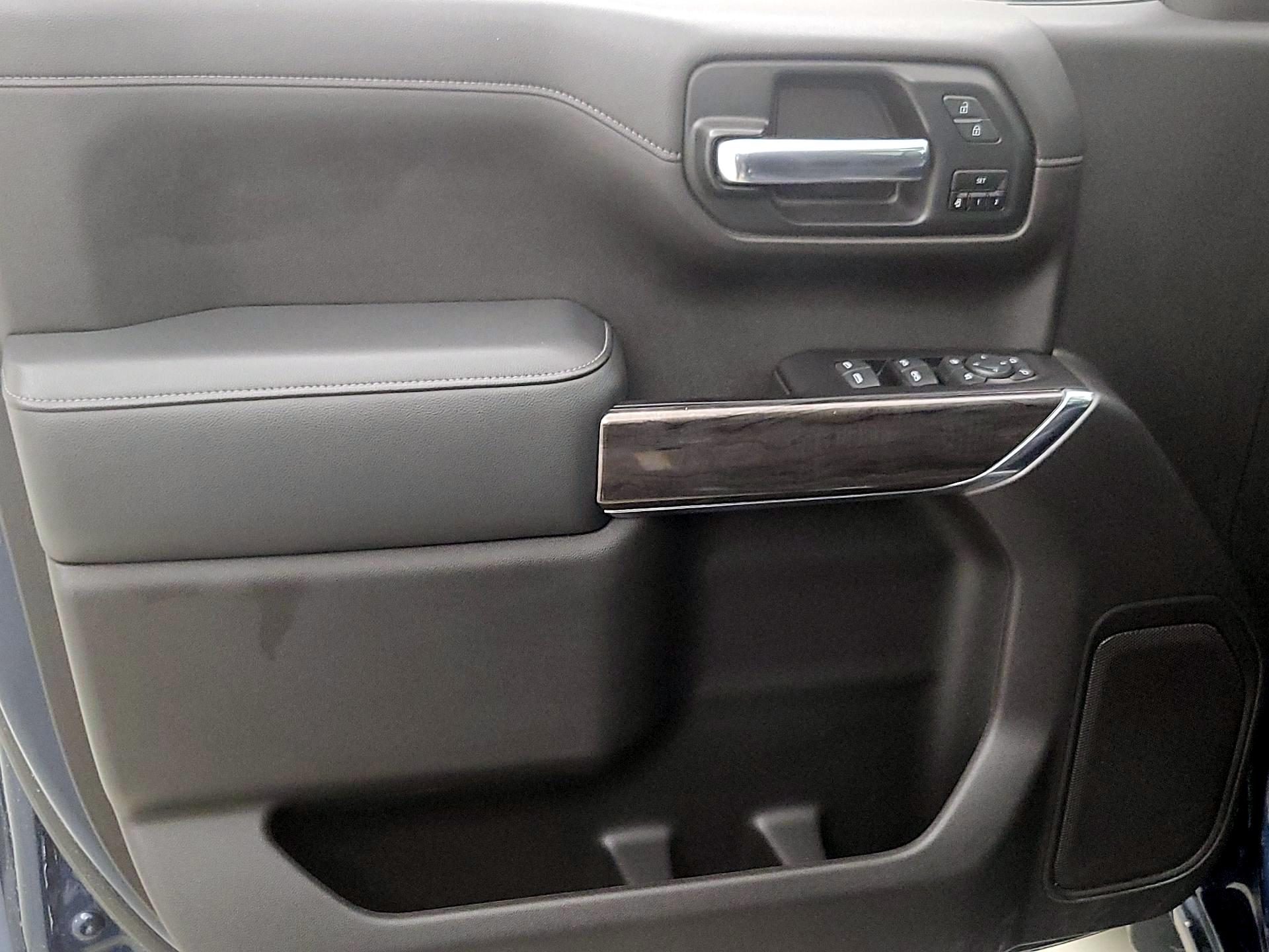 Thumbnail: 2020 Chevrolet Silverado 1500 - 12