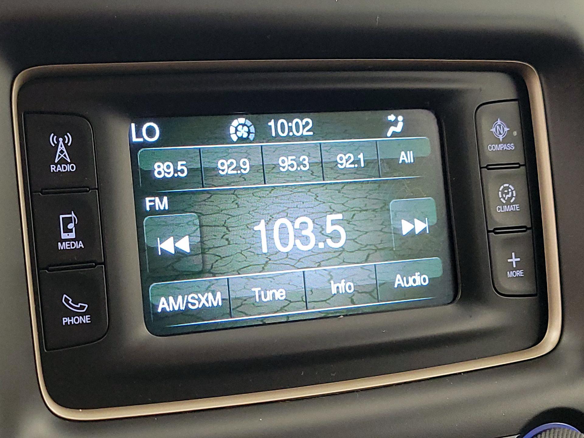 Thumbnail: 2016 Jeep Grand Cherokee - 14
