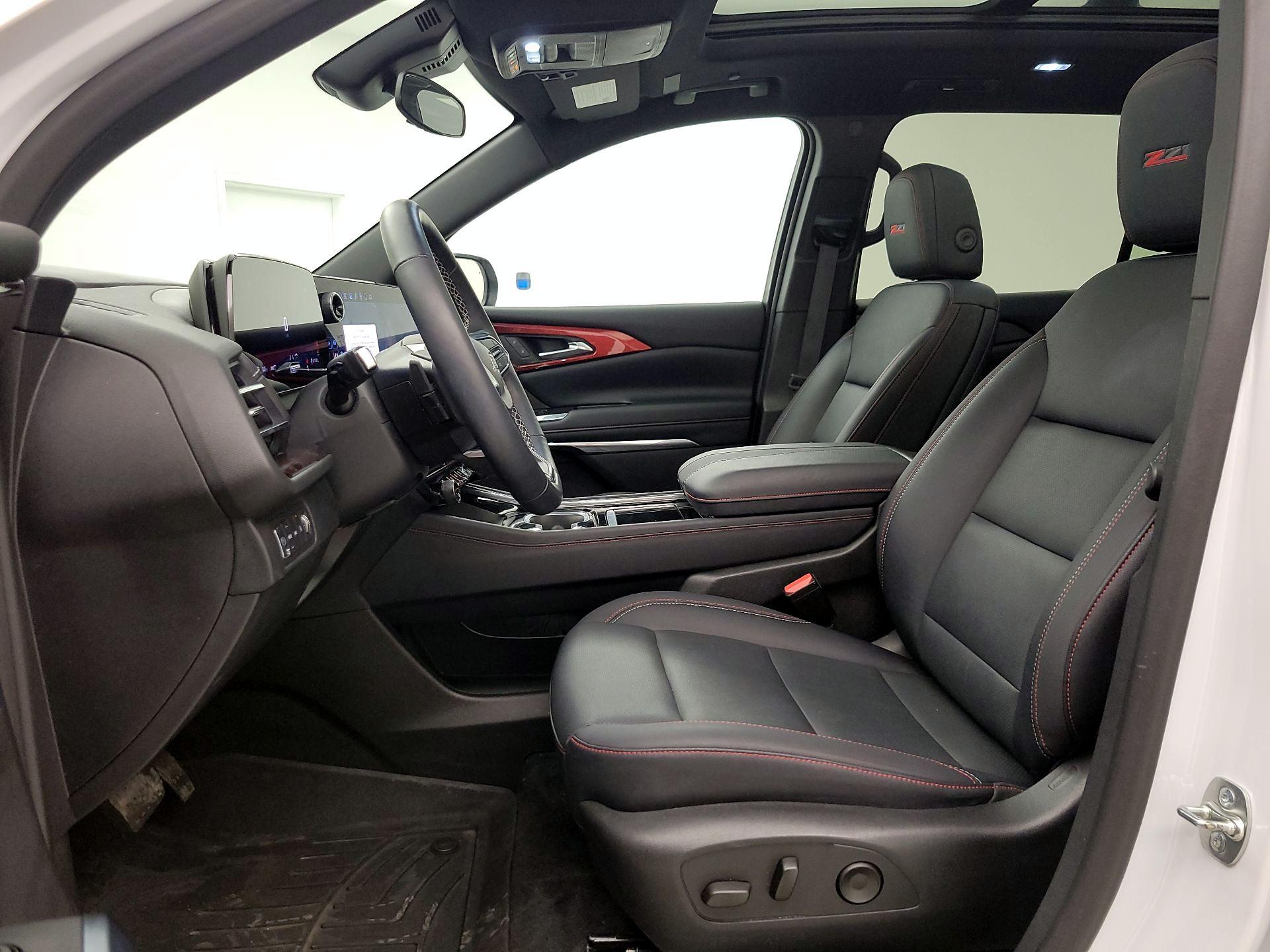 Thumbnail: 2025 Chevrolet Traverse - 11