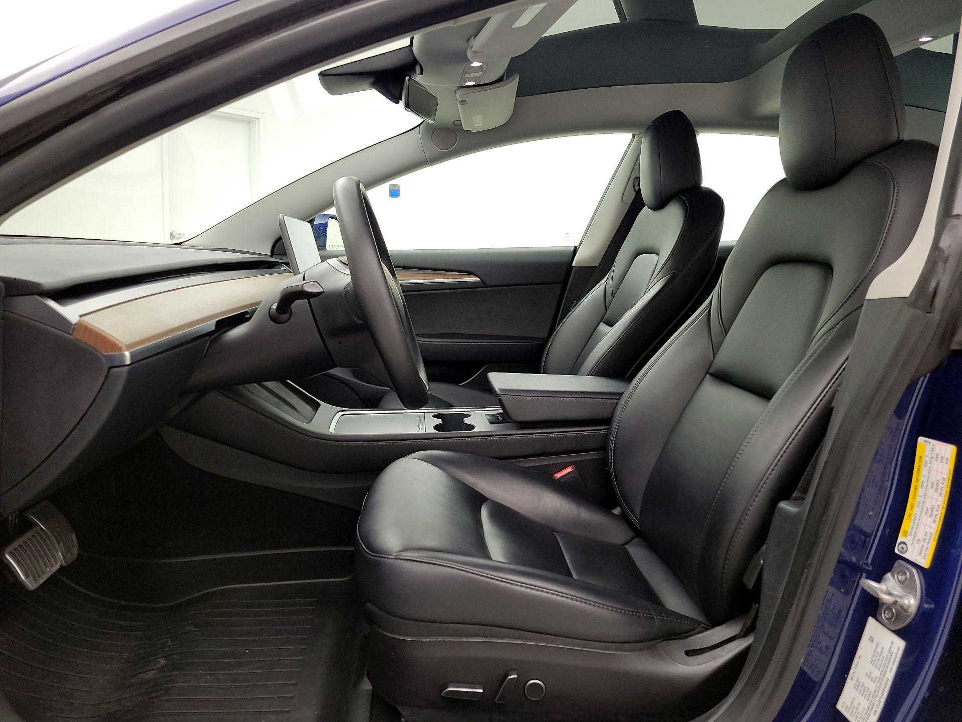 Thumbnail: 2023 Tesla Model 3 - 11