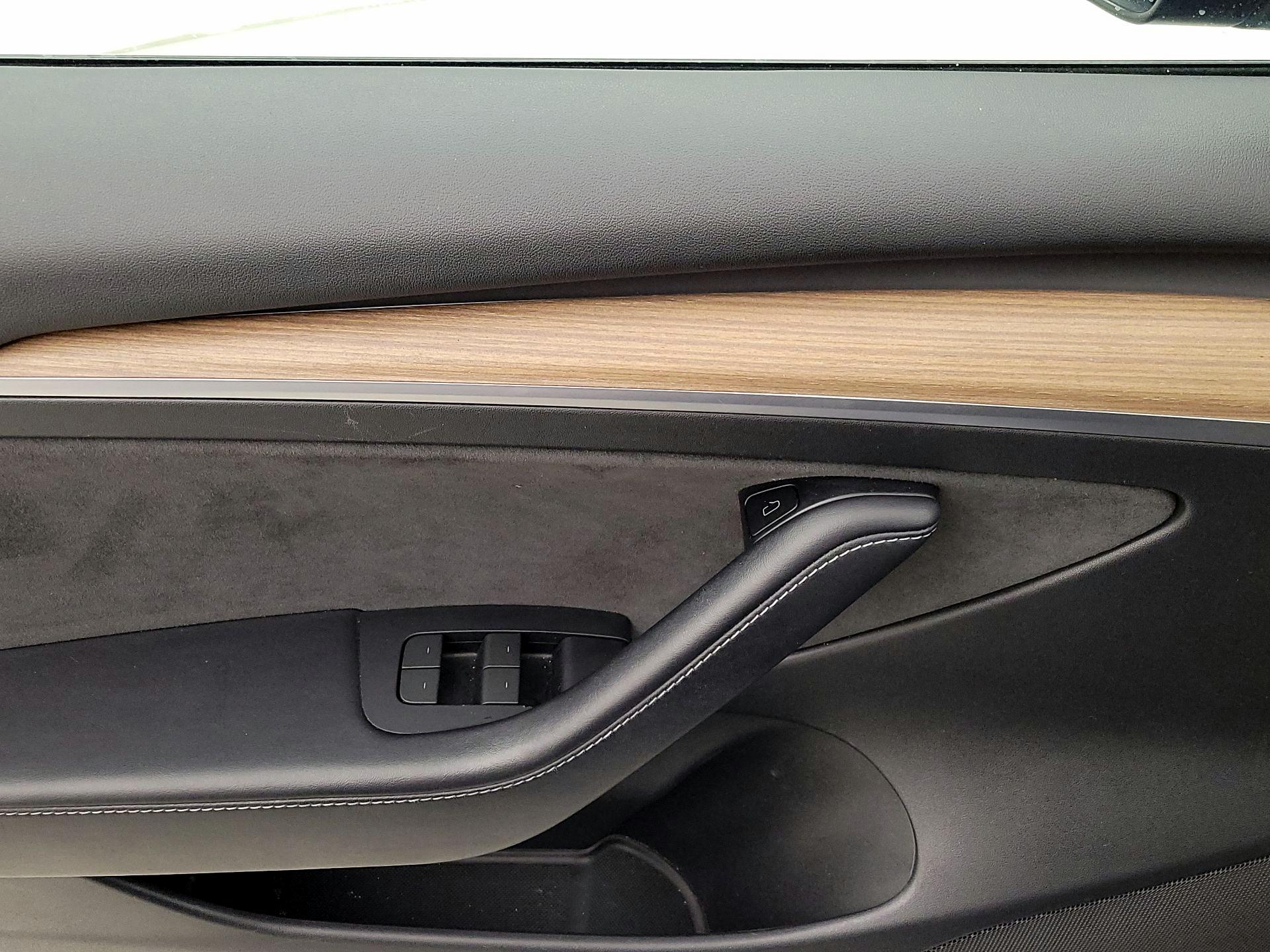 Thumbnail: 2023 Tesla Model 3 - 12