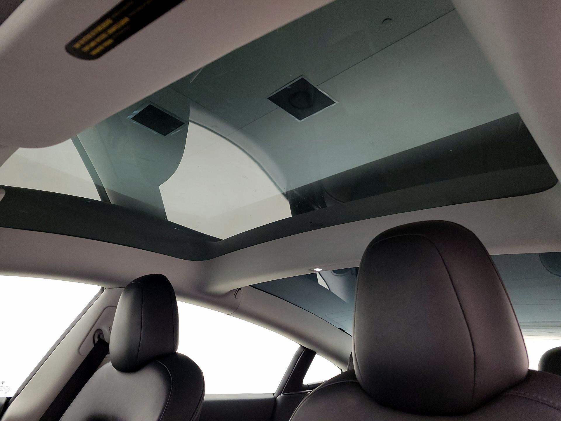 Thumbnail: 2023 Tesla Model 3 - 19