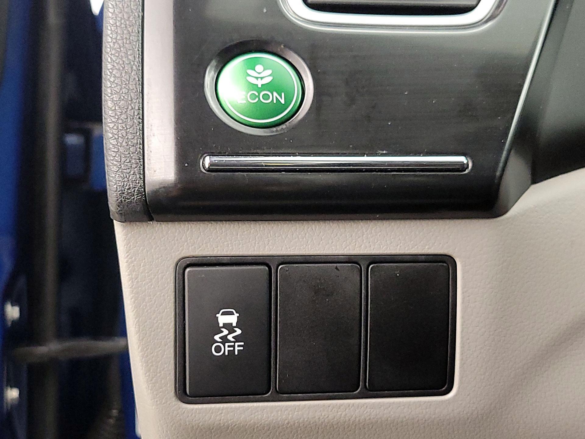 Thumbnail: 2015 Honda Civic - 13