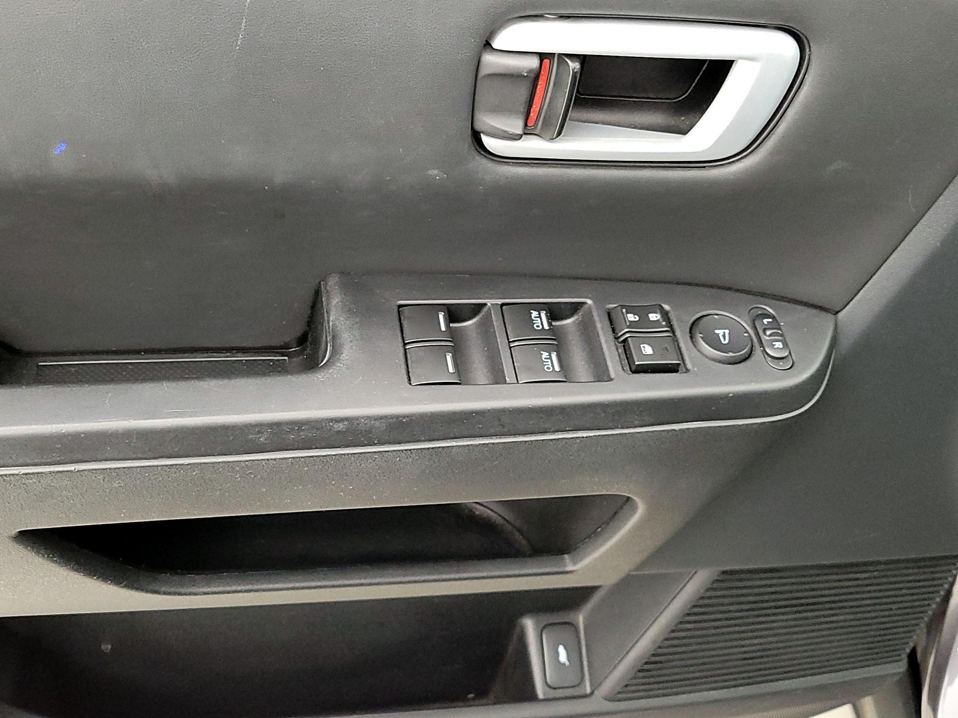 Thumbnail: 2015 Honda Pilot - 12