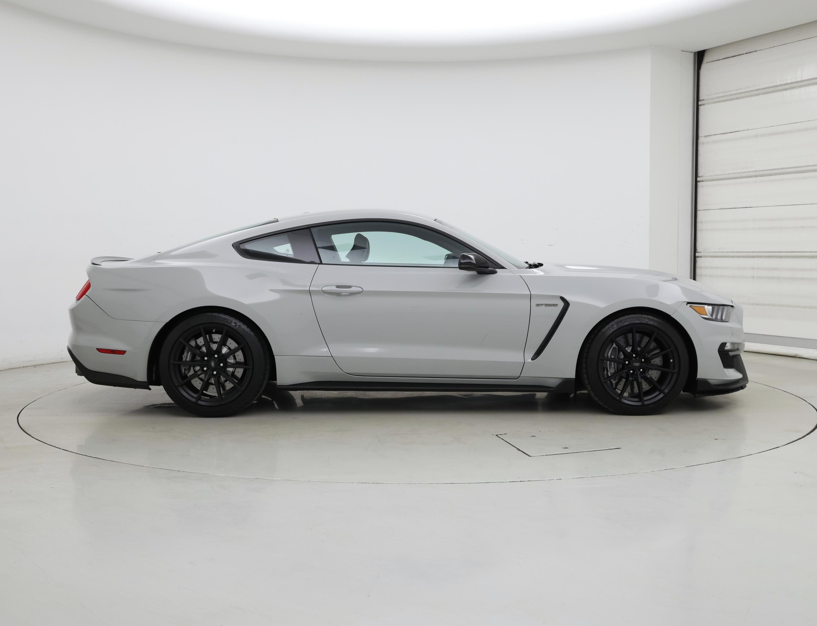 Thumbnail: 2016 Ford Mustang - 7