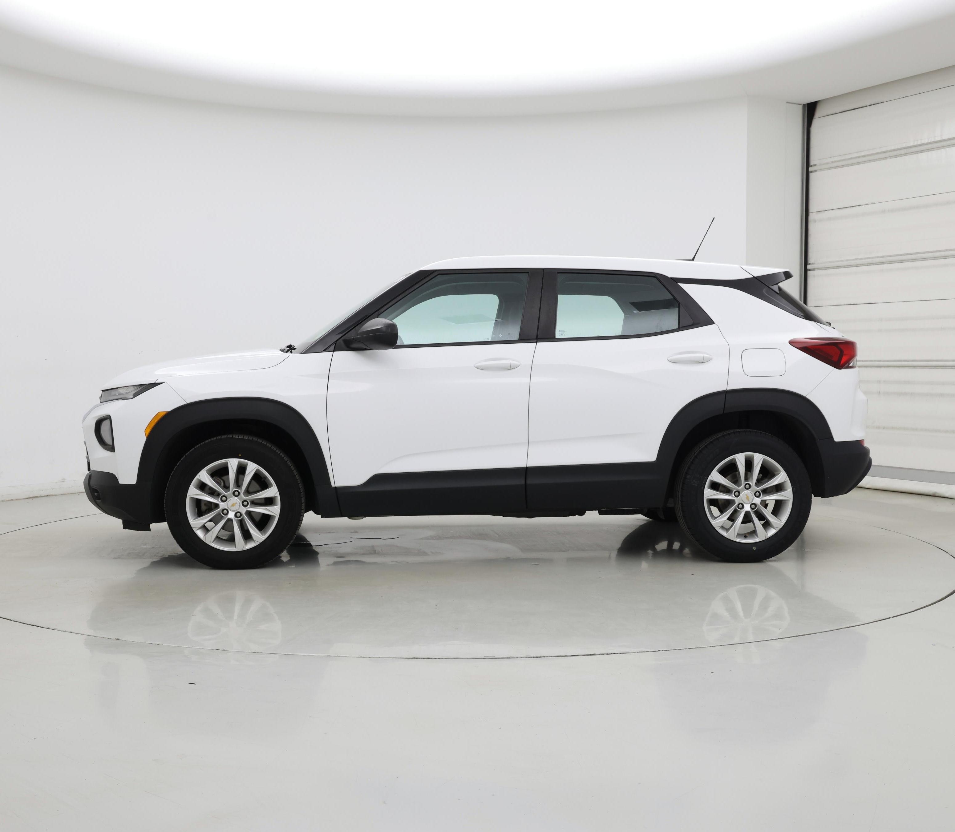 Thumbnail: 2022 Chevrolet TrailBlazer - 3