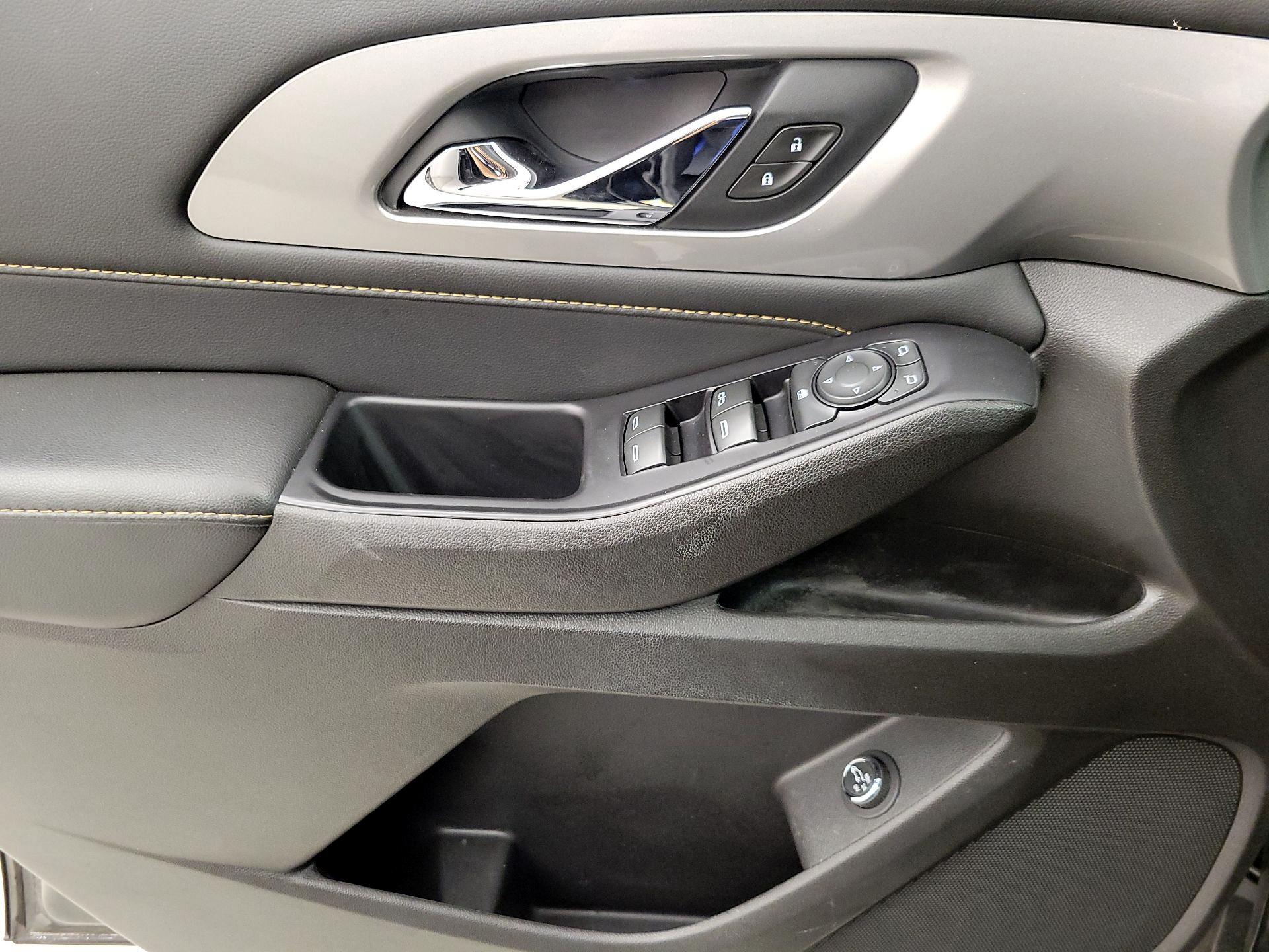 Thumbnail: 2021 Chevrolet Traverse - 12