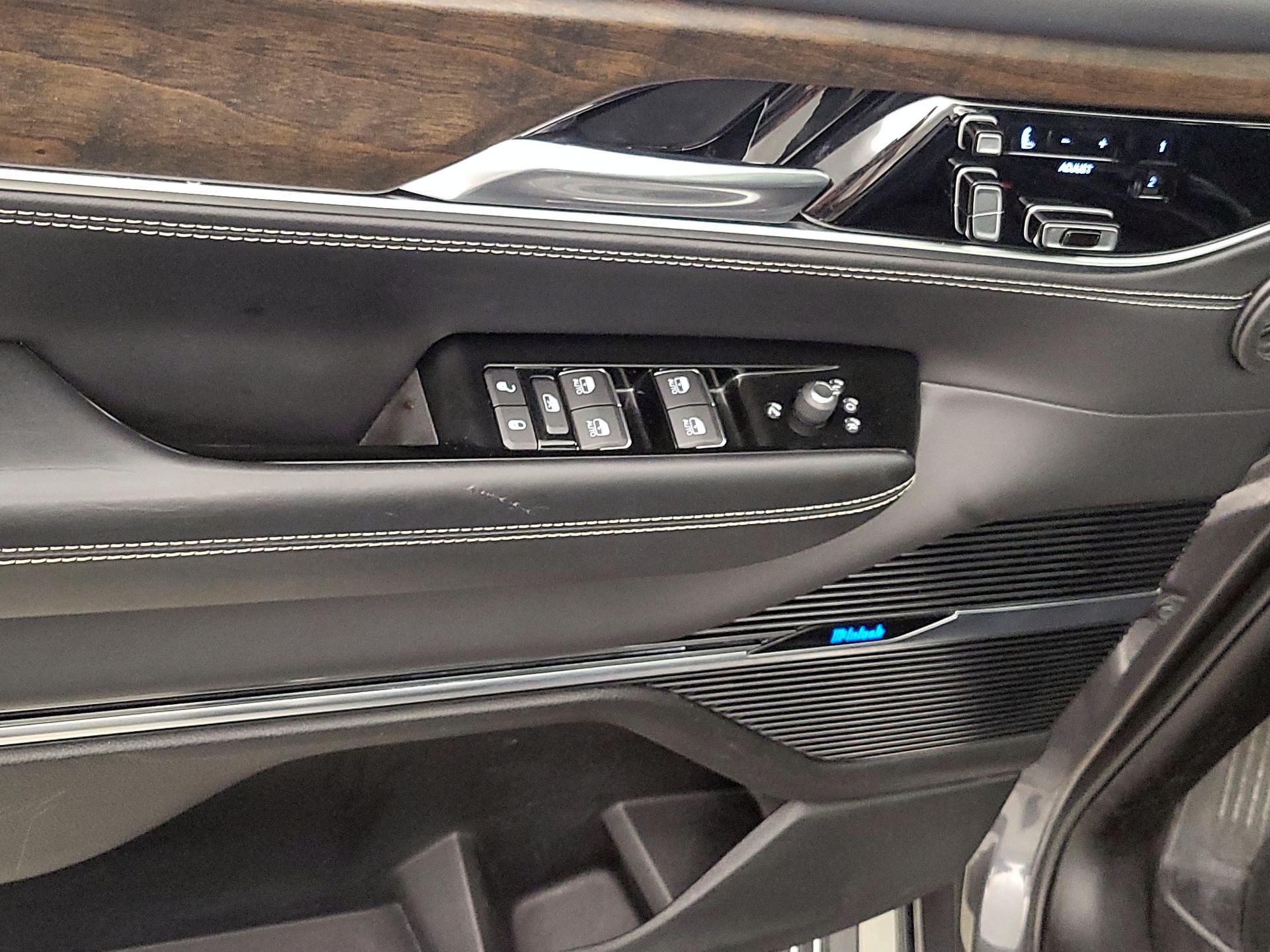 Thumbnail: 2022 Jeep Grand Wagoneer - 12