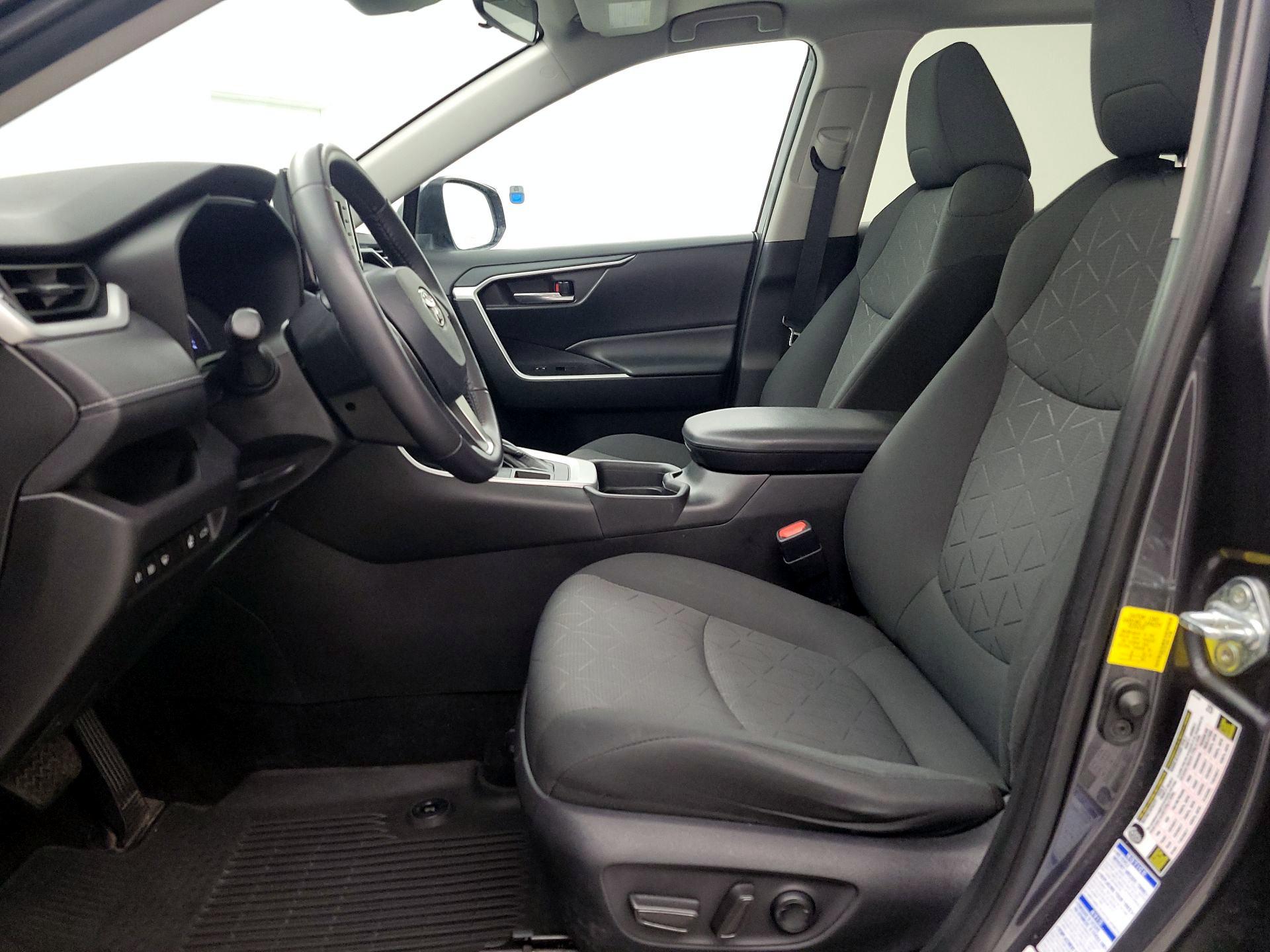 Thumbnail: 2021 Toyota RAV4 - 11