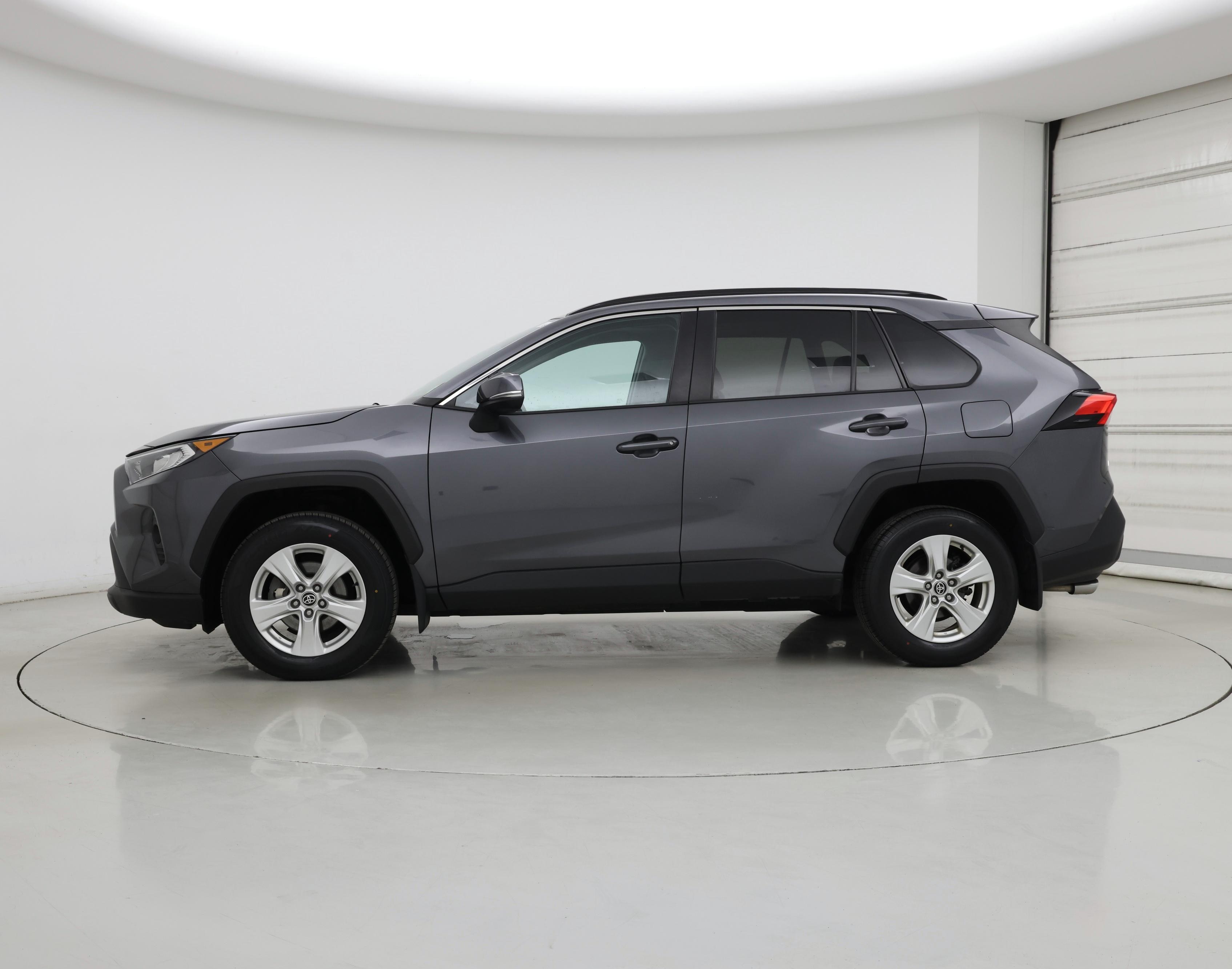 Thumbnail: 2021 Toyota RAV4 - 3