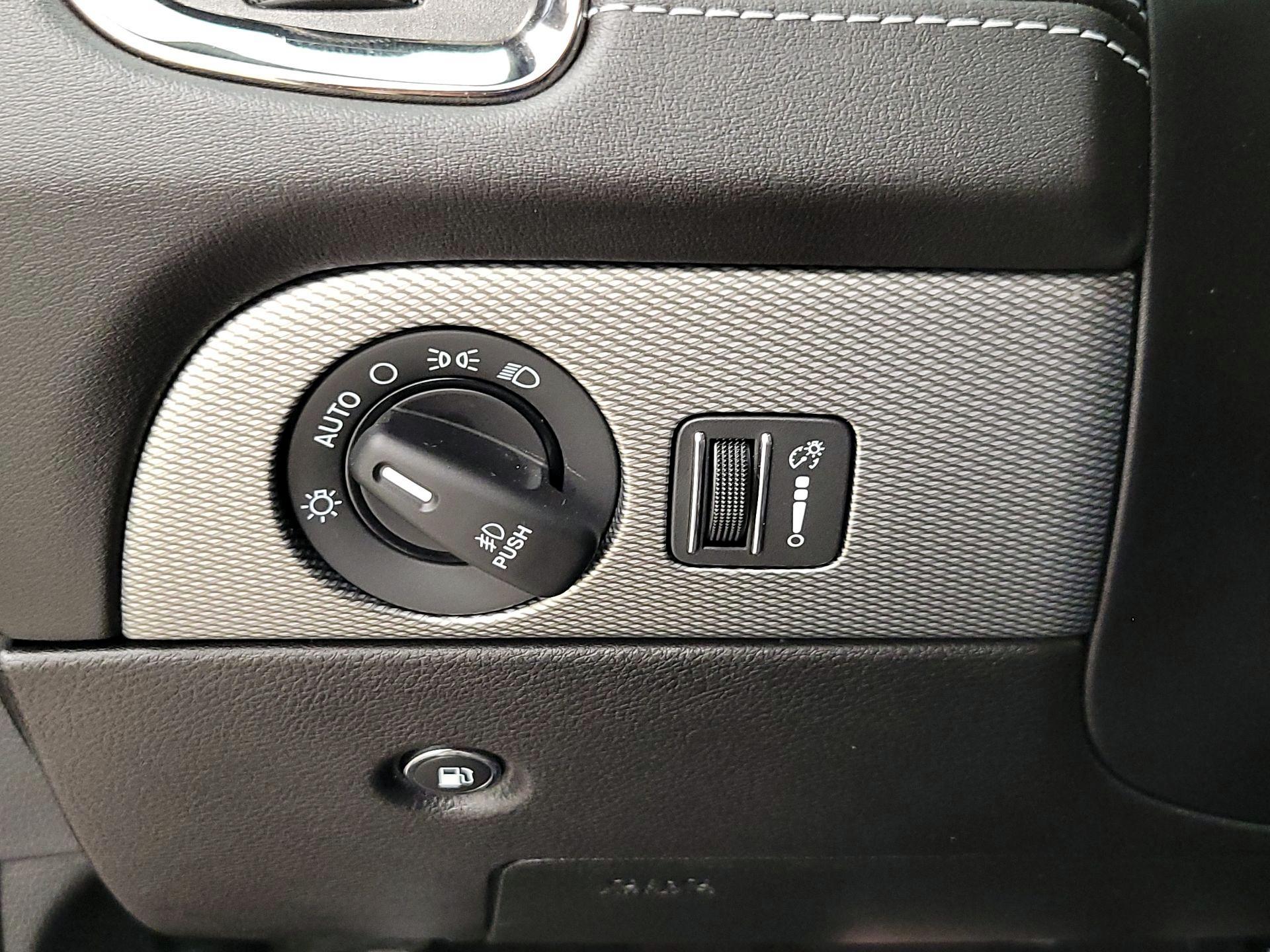 Thumbnail: 2018 Dodge Durango - 13