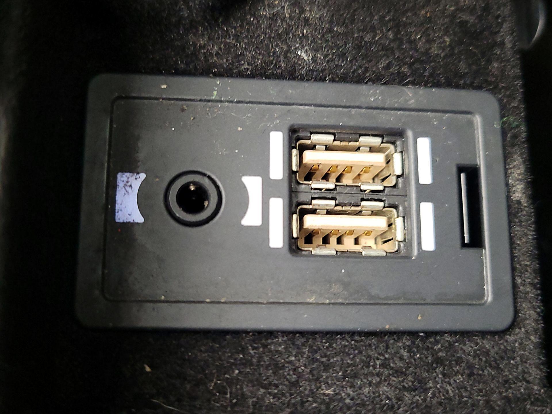 Thumbnail: 2016 Lexus IS - 18