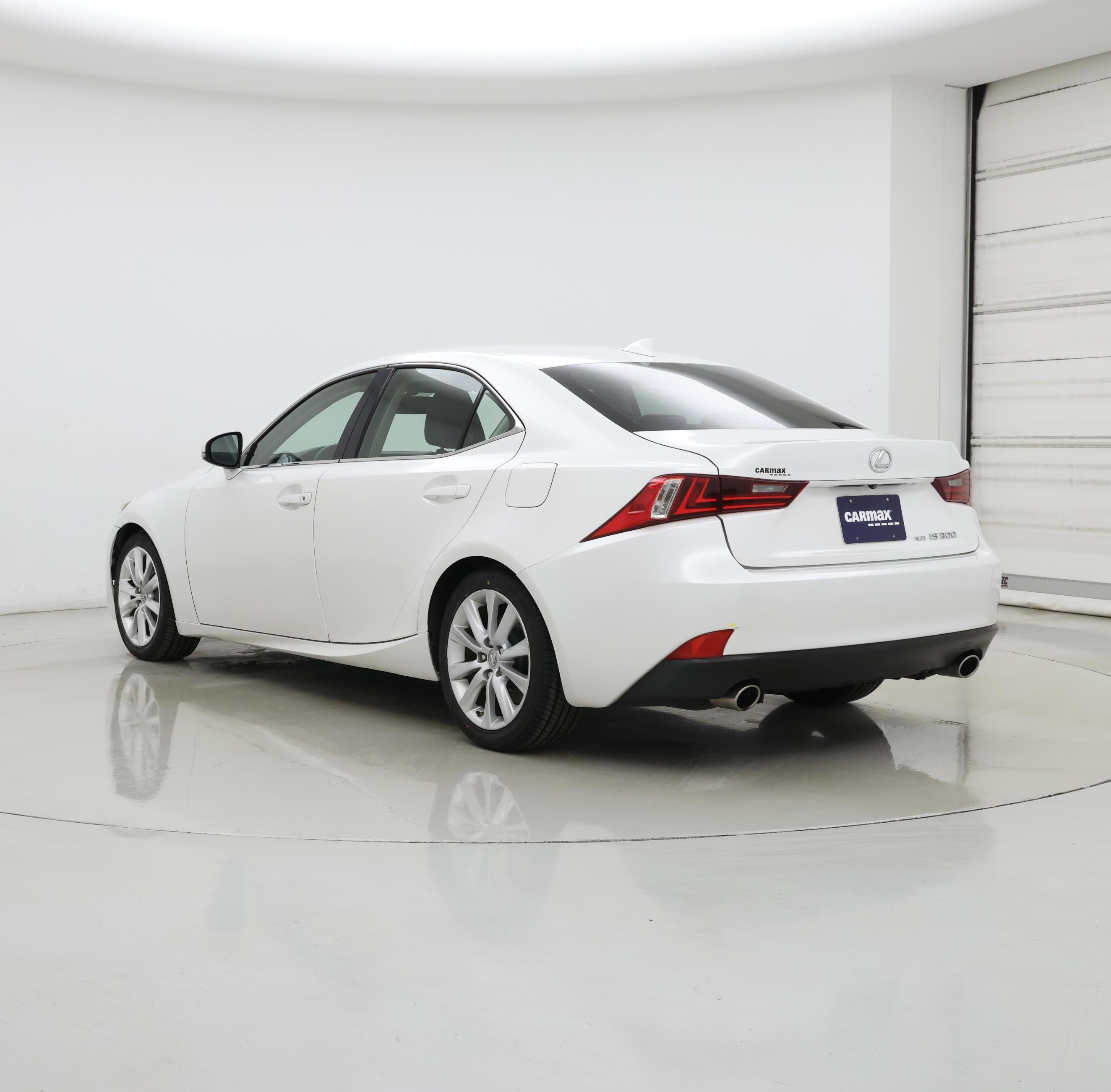 Thumbnail: 2016 Lexus IS - 2