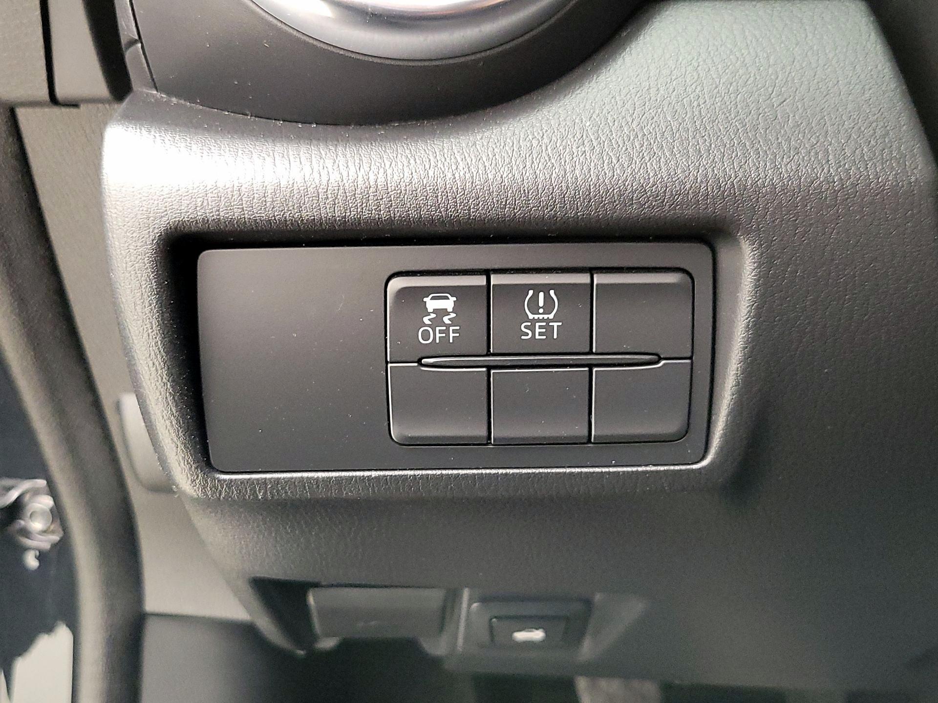 Thumbnail: 2018 Fiat 124 Spider - 13