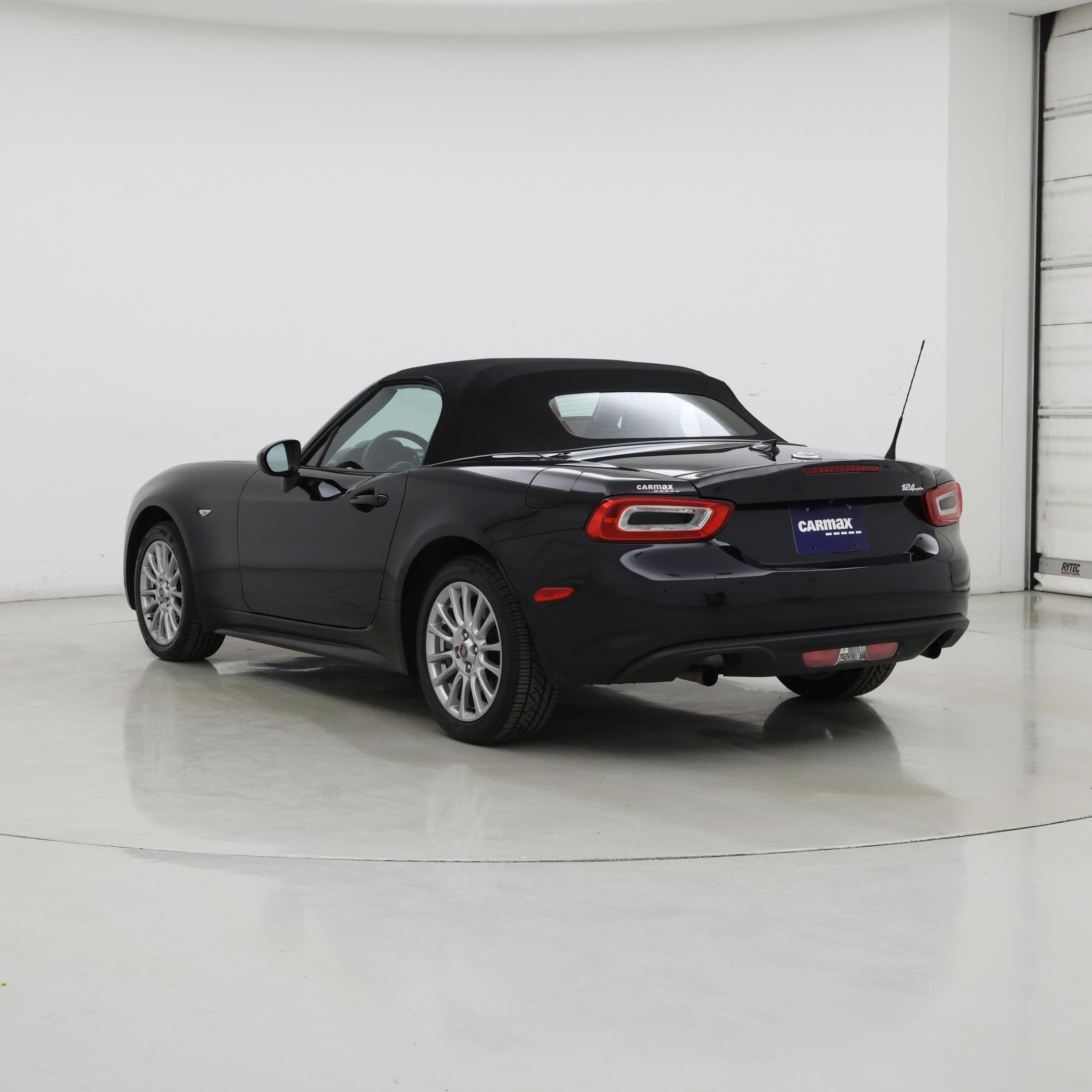 Thumbnail: 2018 Fiat 124 Spider - 2