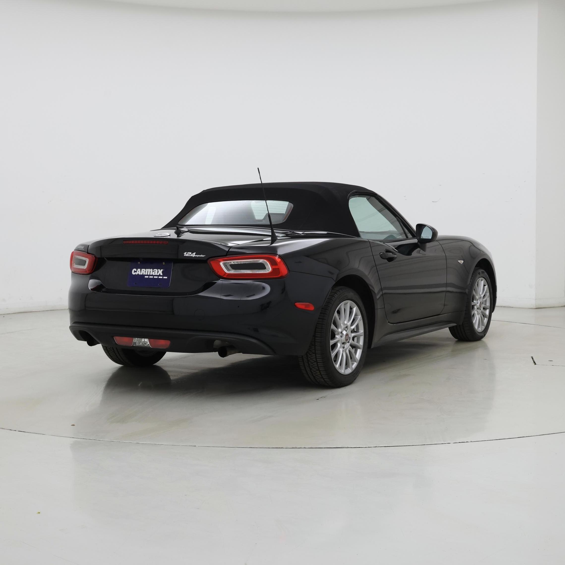 Thumbnail: 2018 Fiat 124 Spider - 8
