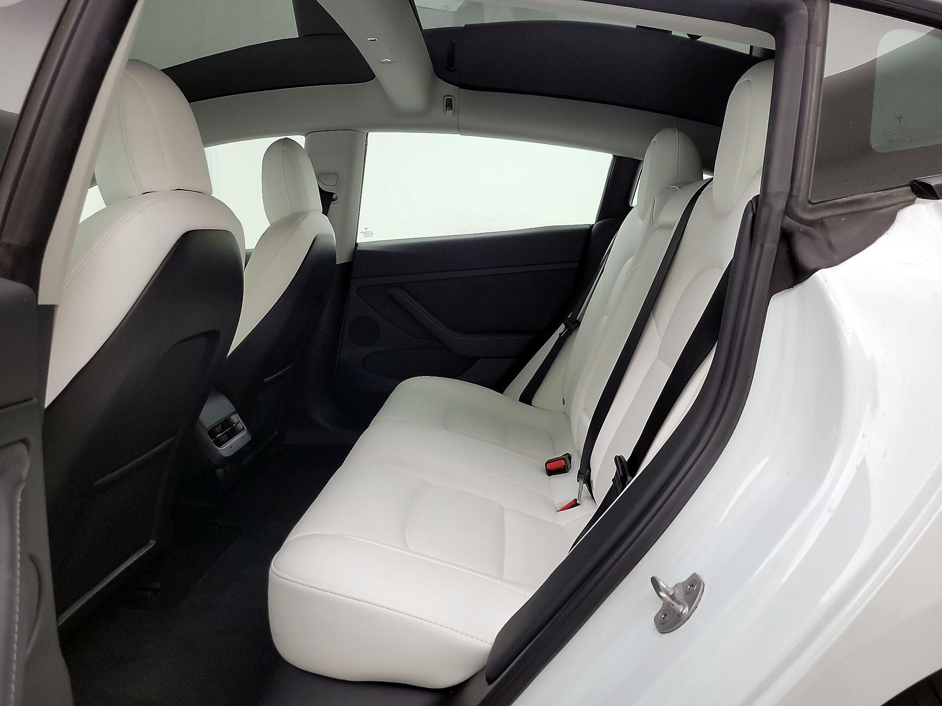 Thumbnail: 2022 Tesla Model 3 - 19