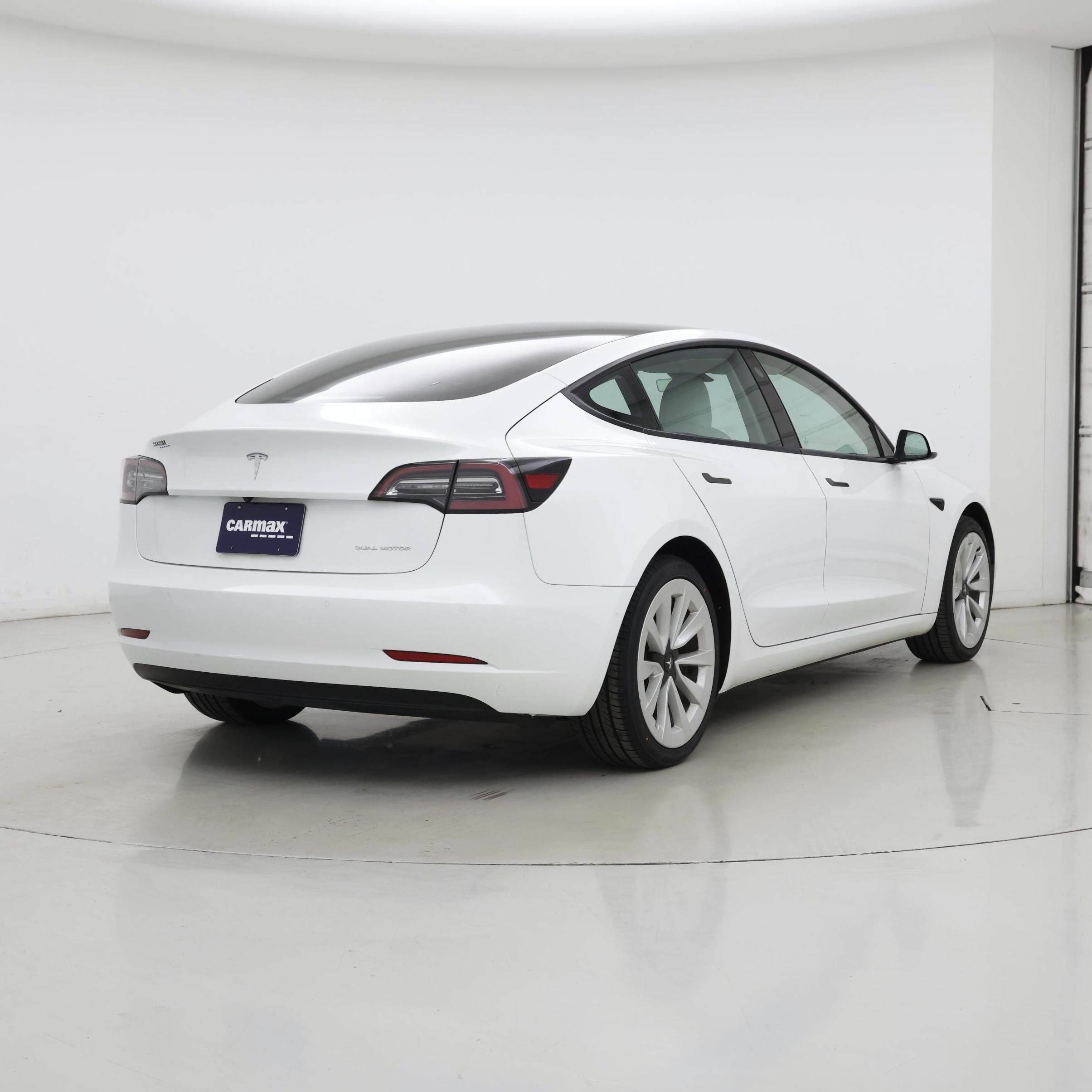Thumbnail: 2022 Tesla Model 3 - 8