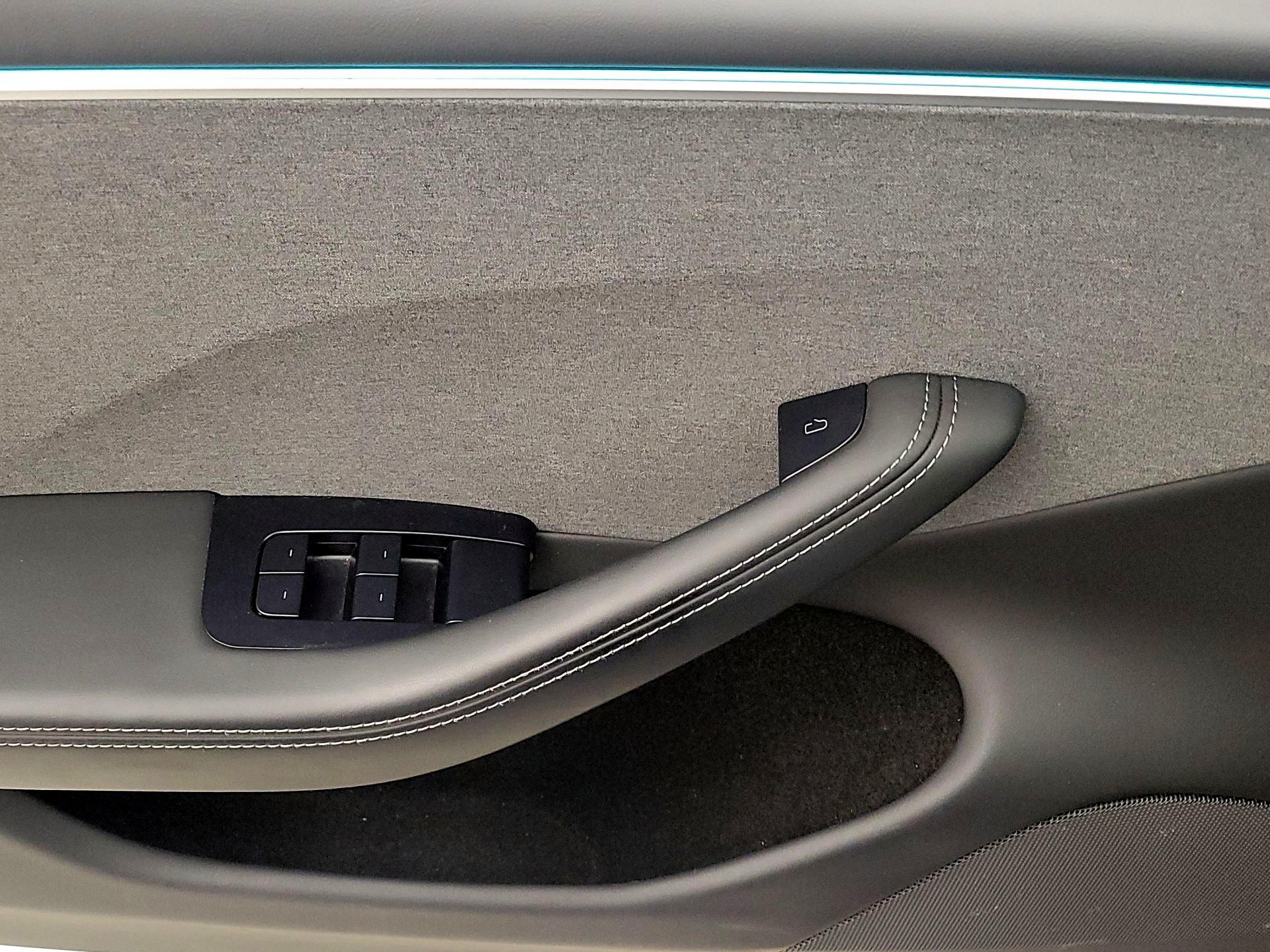 Thumbnail: 2025 Tesla Model 3 - 12