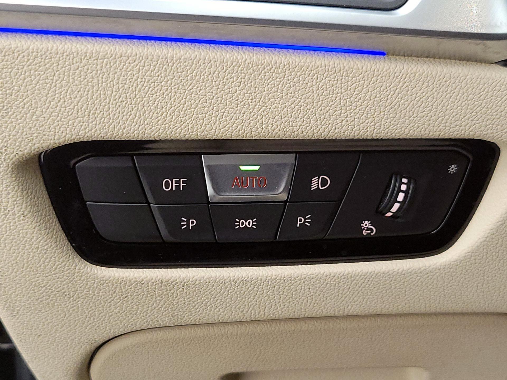 Thumbnail: 2020 BMW 3 Series - 13