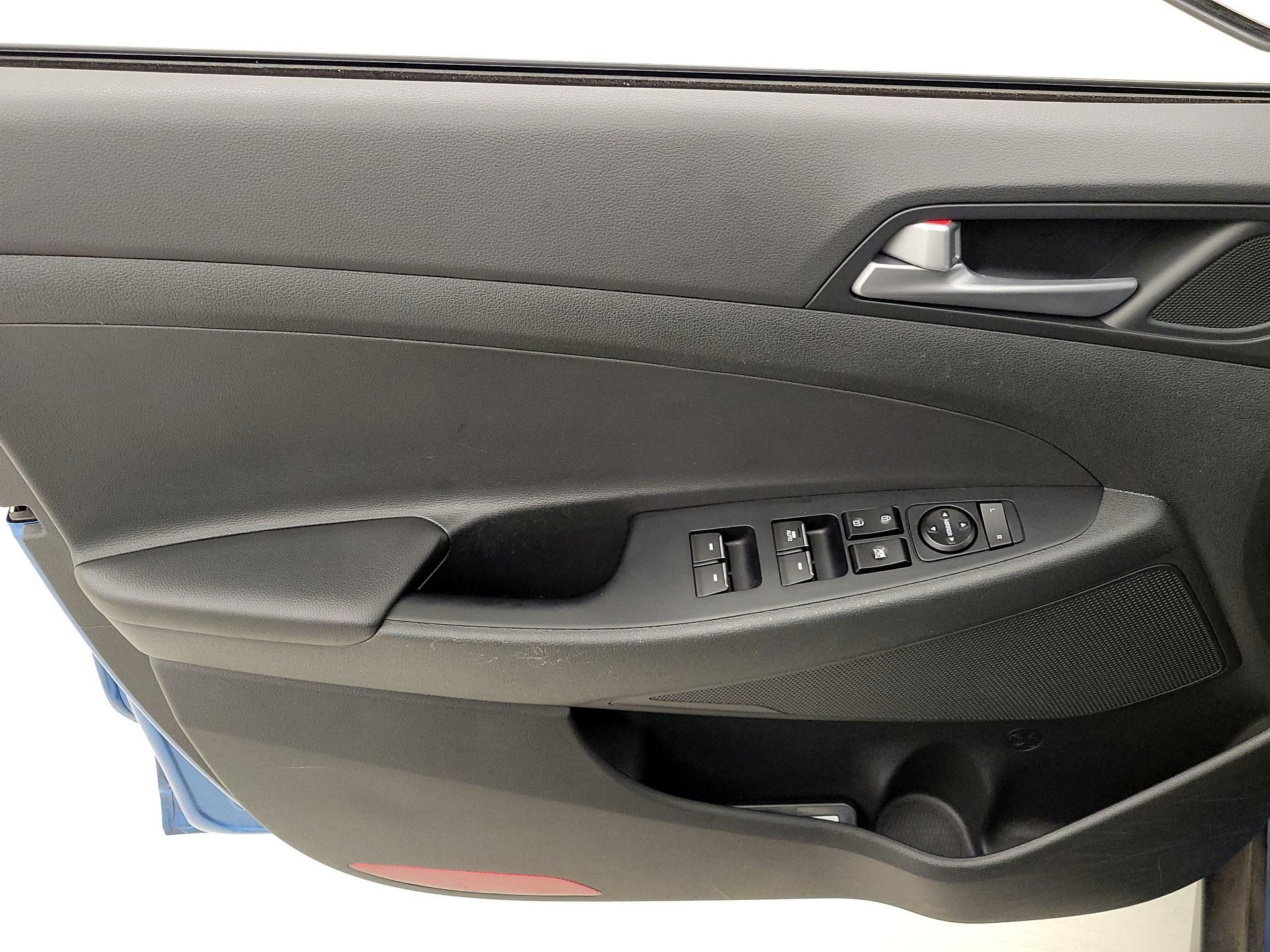 Thumbnail: 2016 Hyundai Tucson - 12