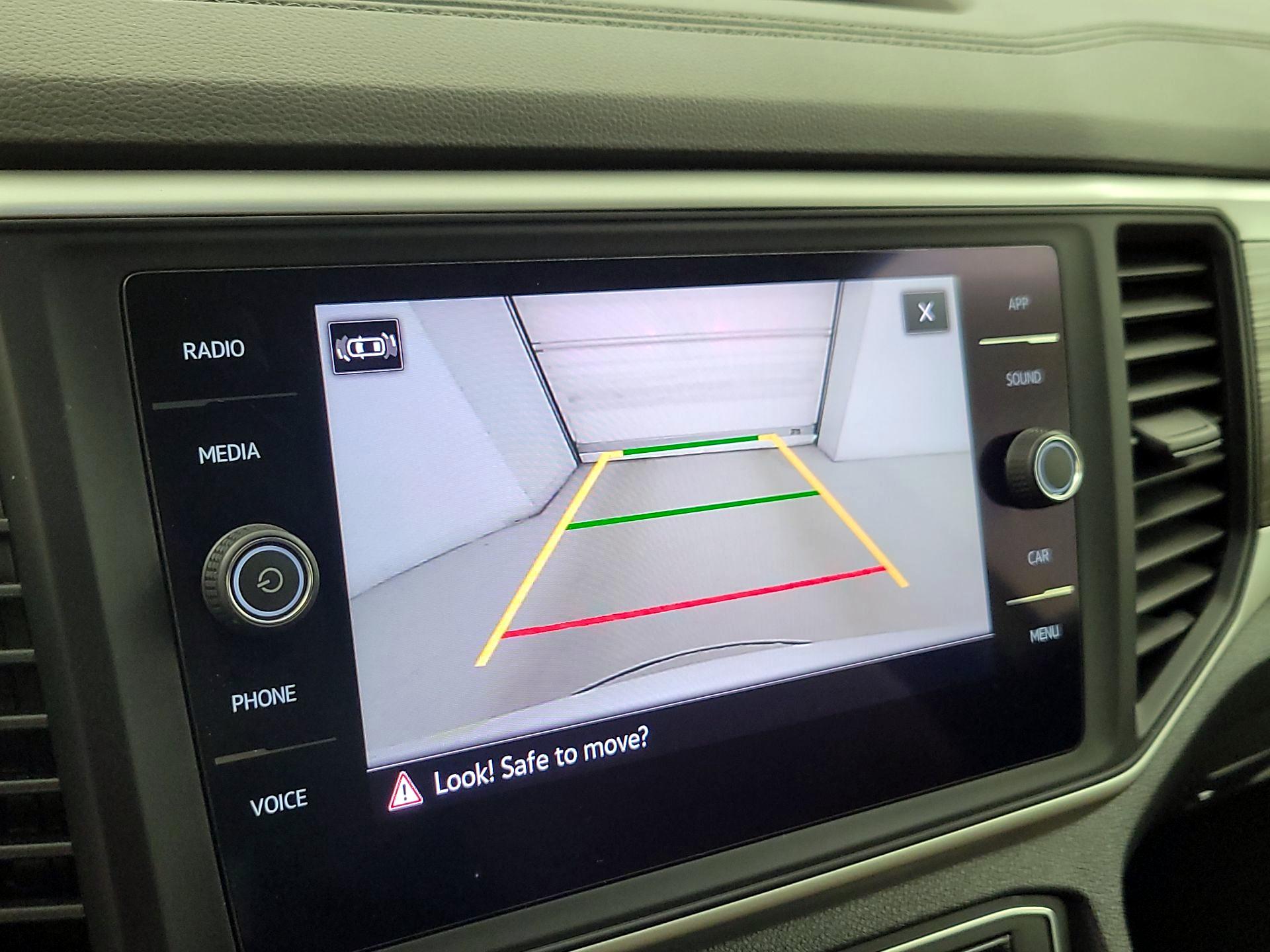 Thumbnail: 2021 Volkswagen Atlas - 14