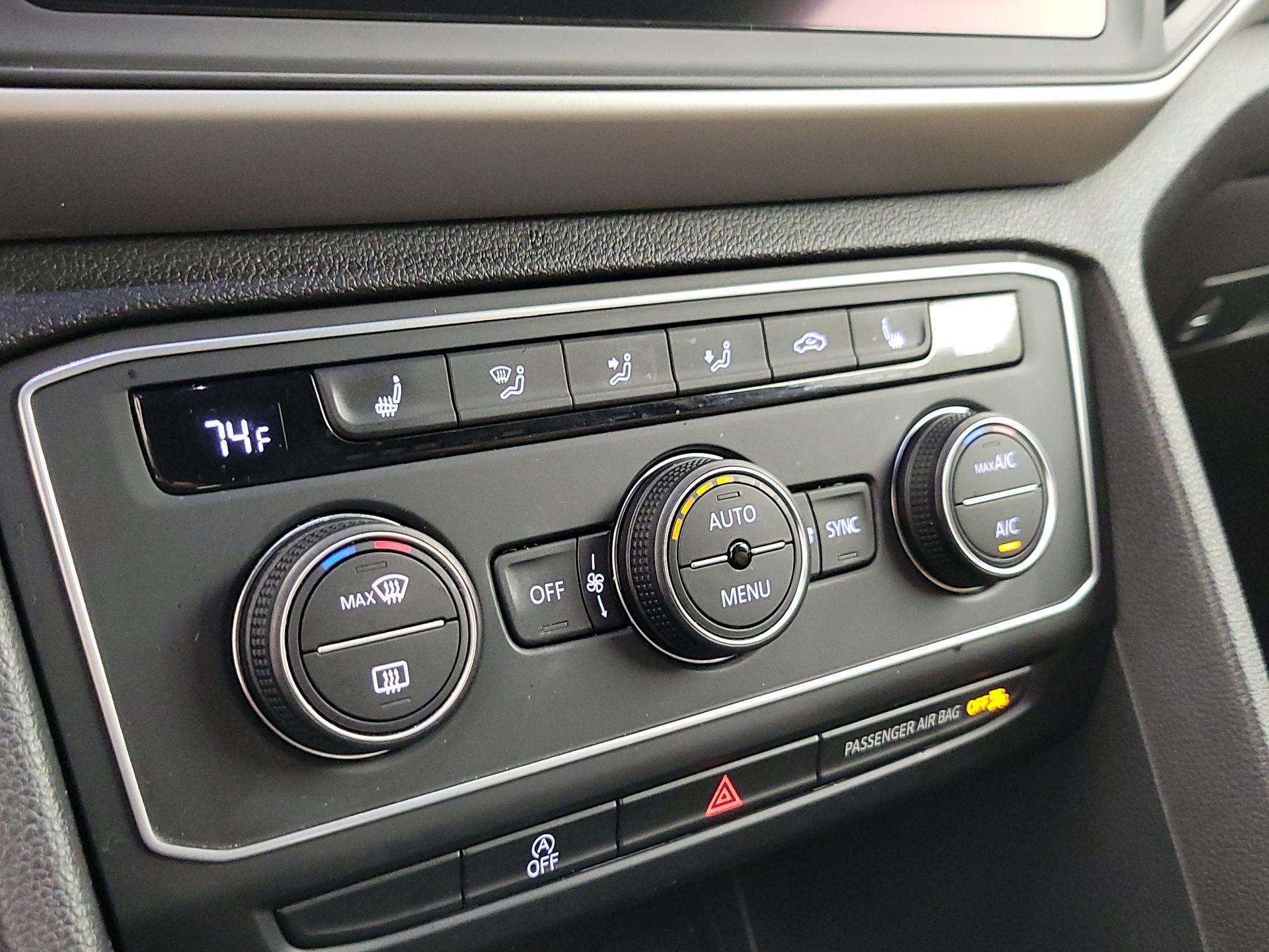 Thumbnail: 2021 Volkswagen Atlas - 16