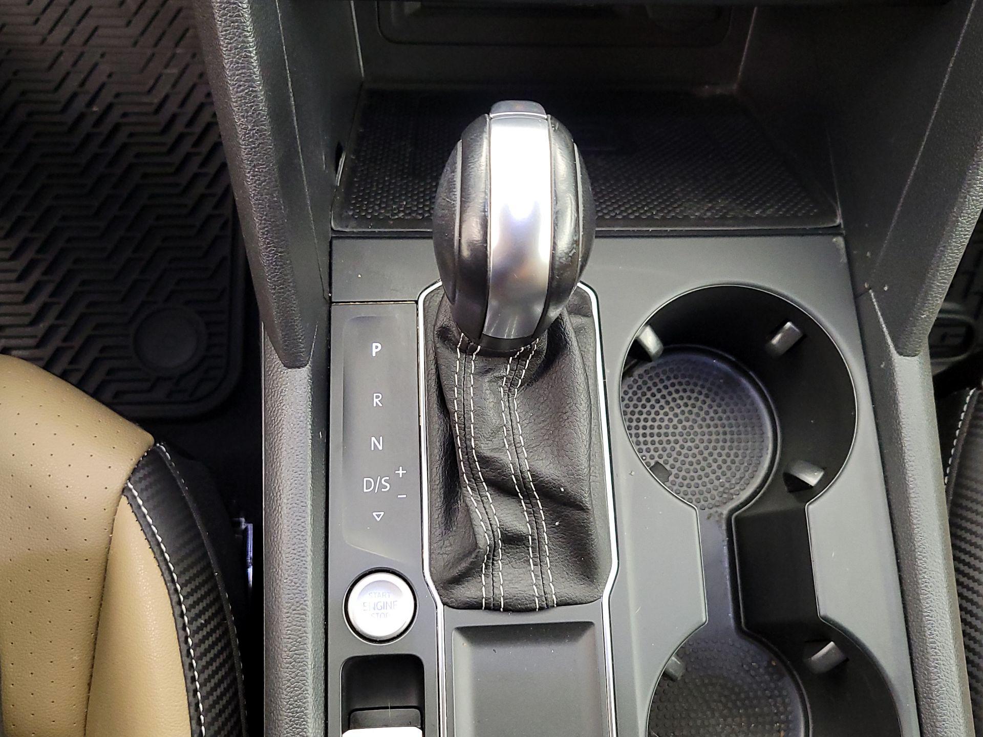 Thumbnail: 2021 Volkswagen Atlas - 17