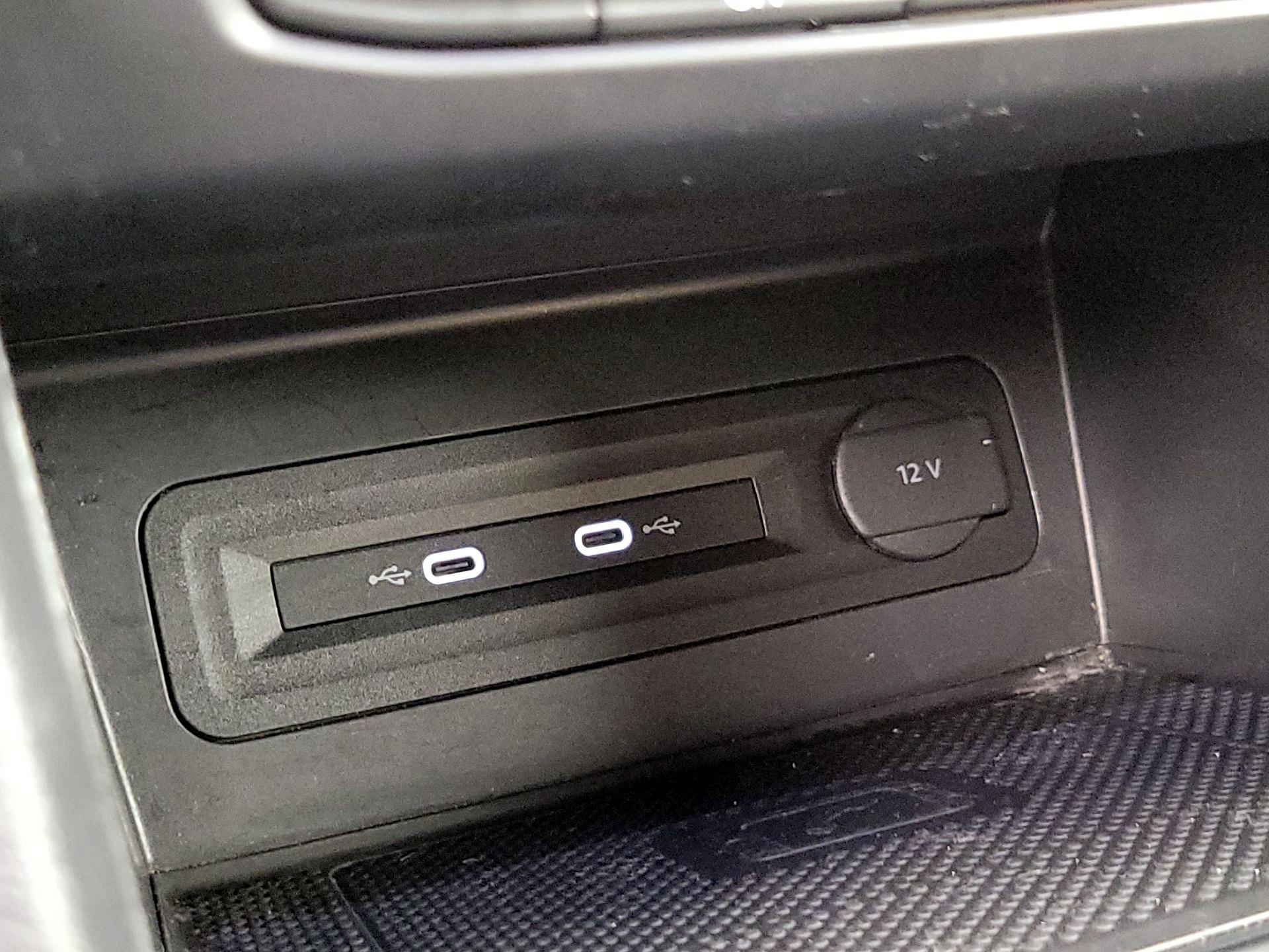 Thumbnail: 2021 Volkswagen Atlas - 18