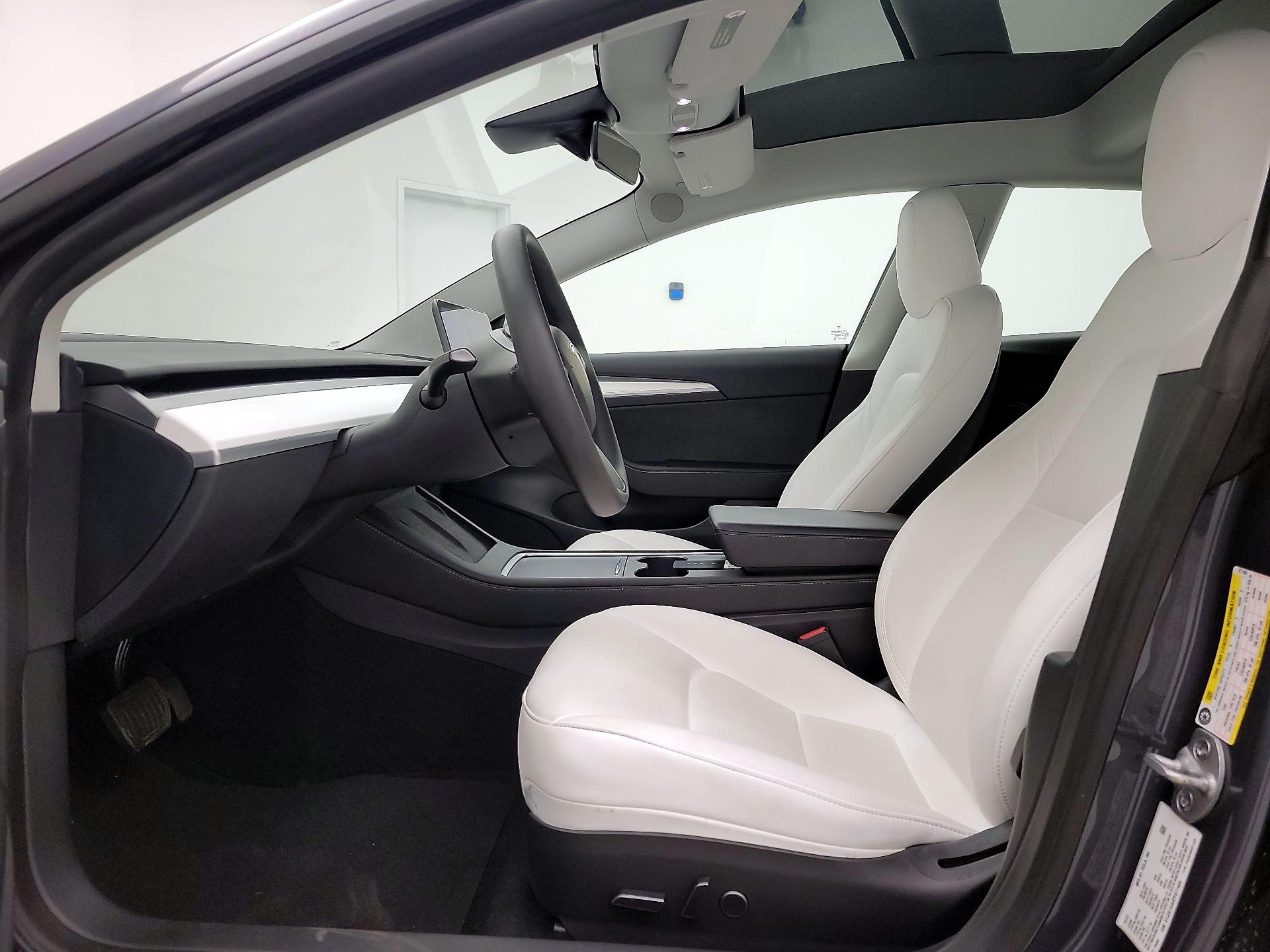 Thumbnail: 2023 Tesla Model 3 - 11