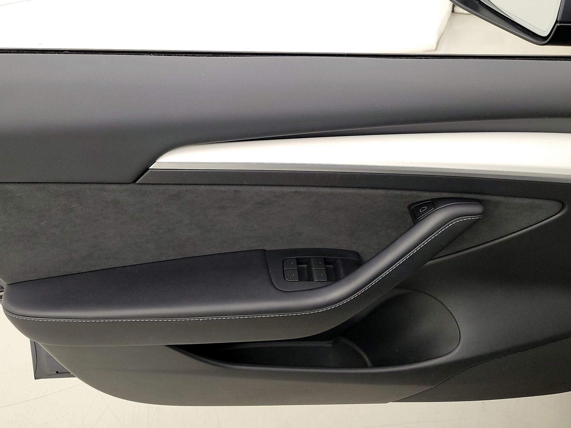 Thumbnail: 2023 Tesla Model 3 - 12
