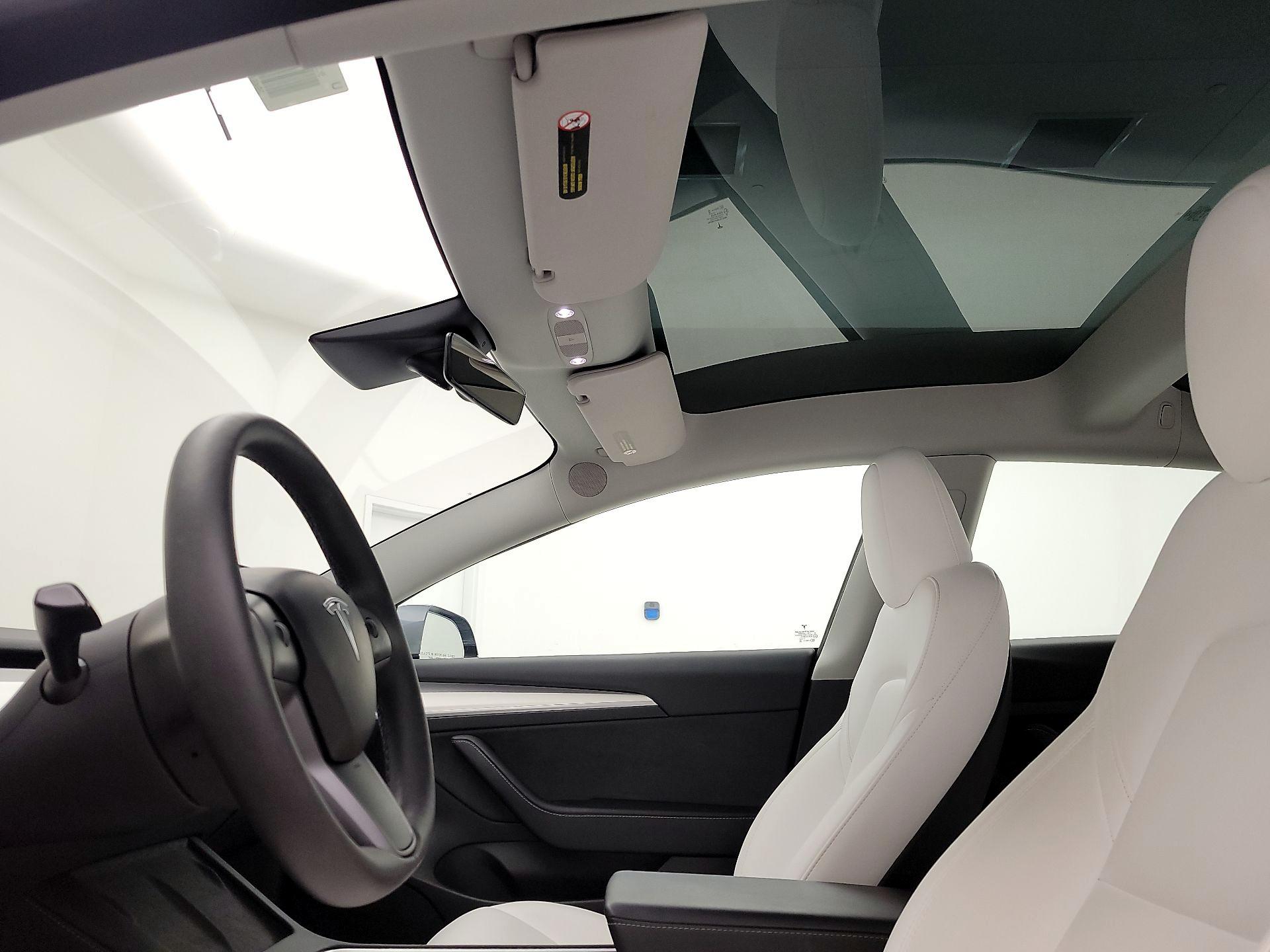 Thumbnail: 2023 Tesla Model 3 - 19