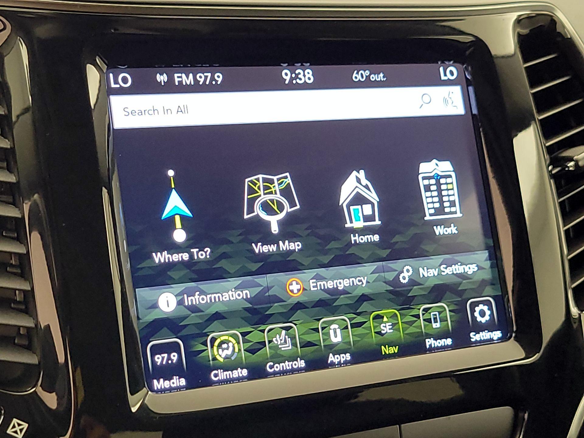 Thumbnail: 2020 Jeep Cherokee - 14