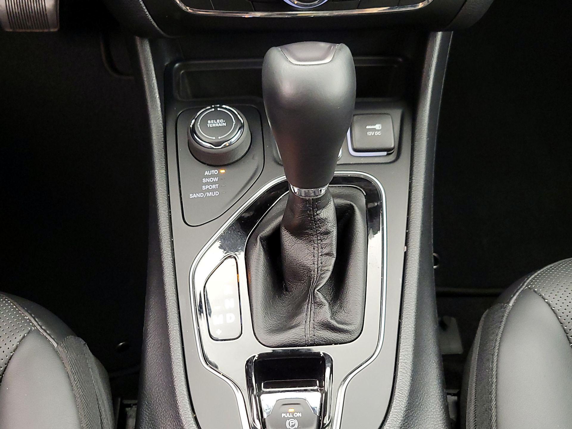 Thumbnail: 2020 Jeep Cherokee - 18