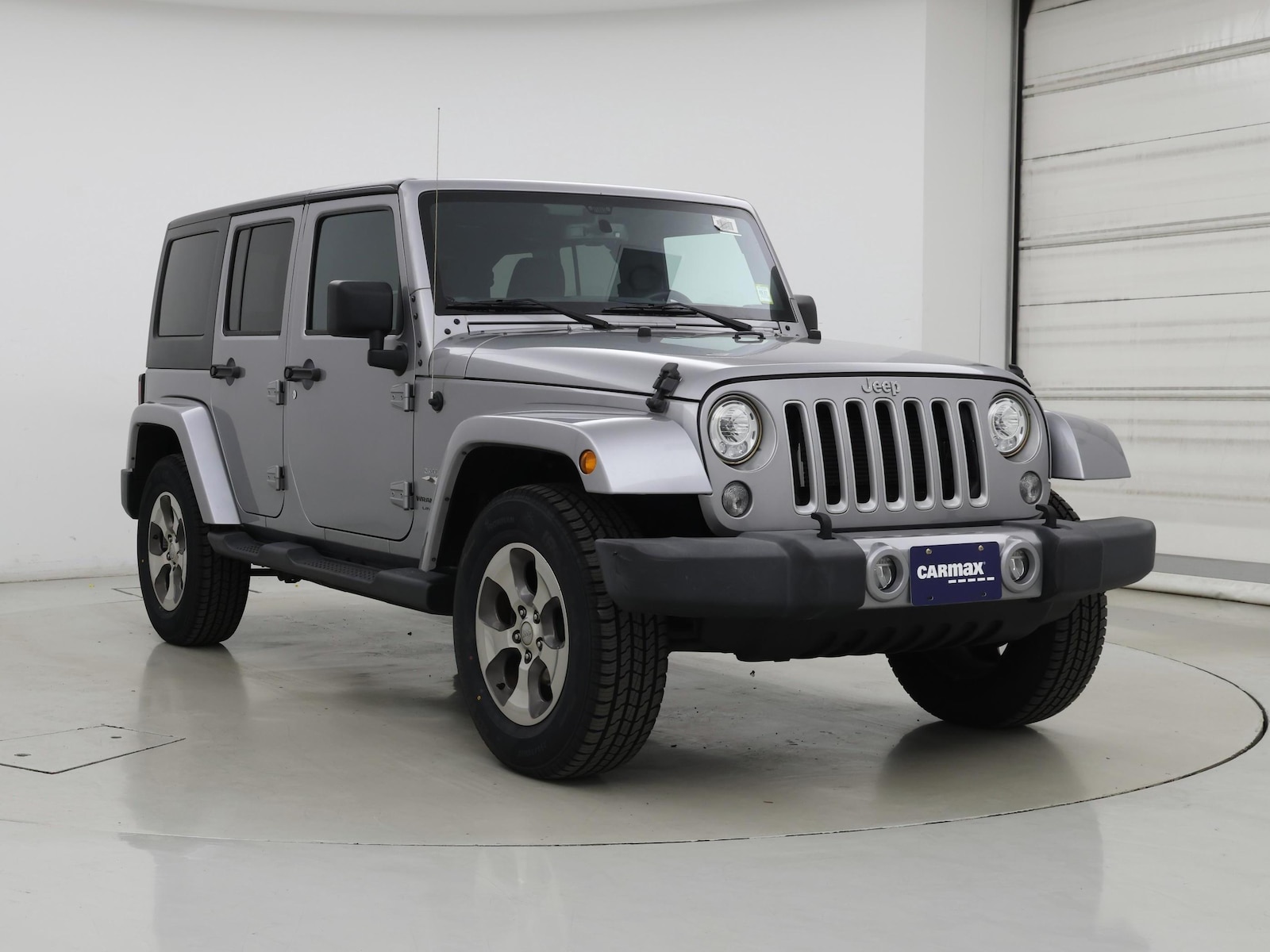 2018 Jeep Wrangler JK Unlimited Sahara - Photo 2