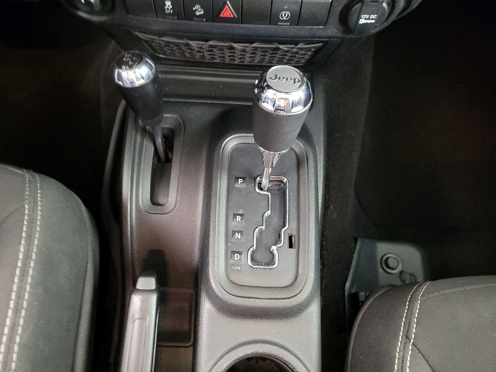 2018 Jeep Wrangler JK Unlimited Sahara - Photo 17