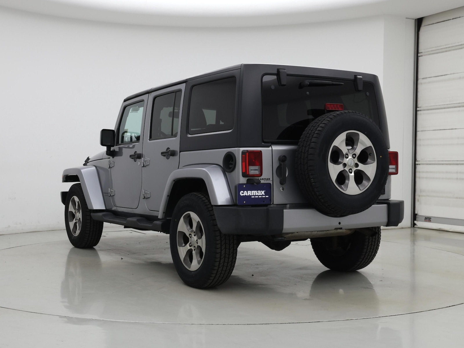 2018 Jeep Wrangler JK Unlimited Sahara - Photo 3